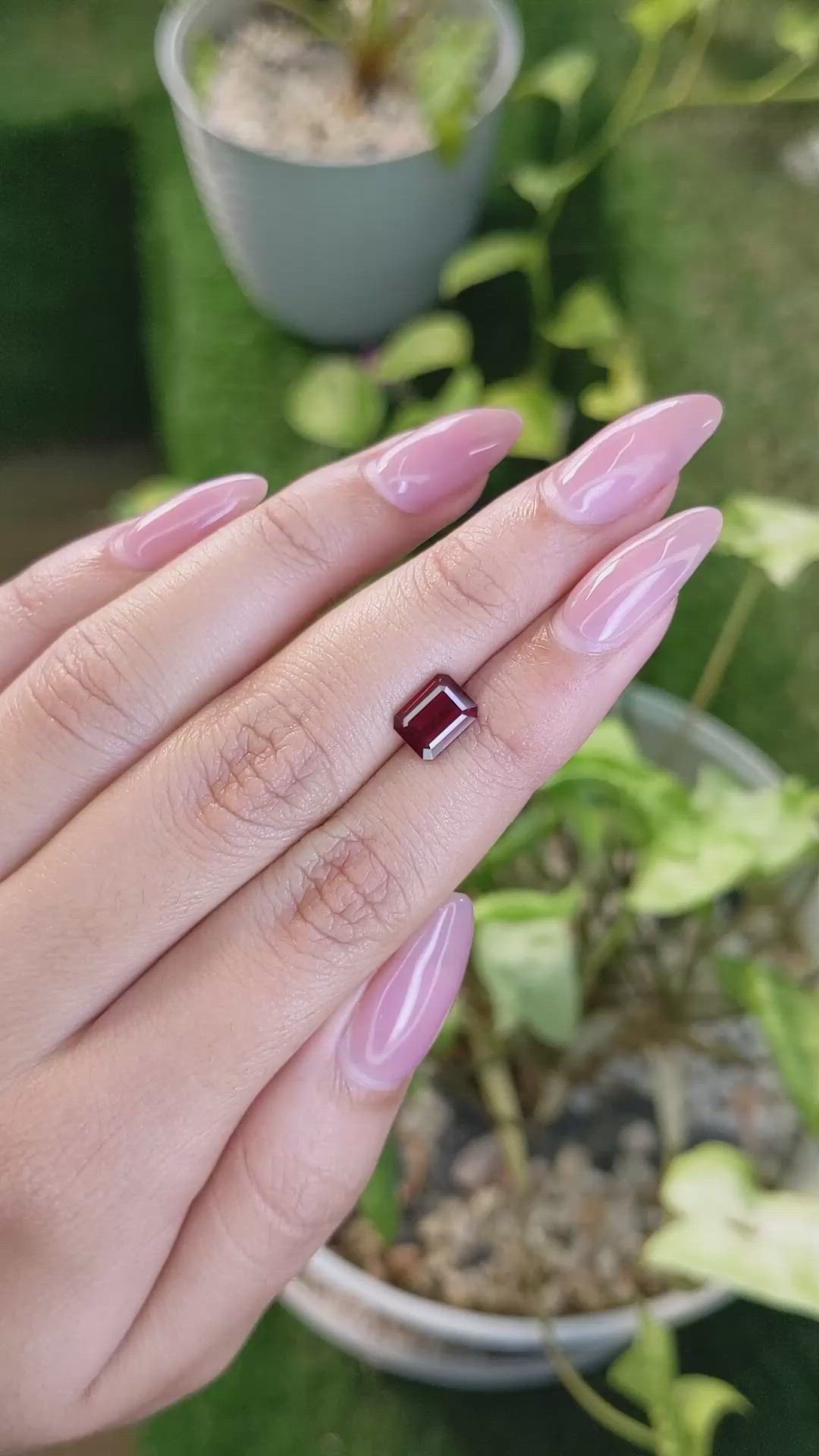 1.83 Ct. Garnet from Ceylon (Sri Lanka) Size Video