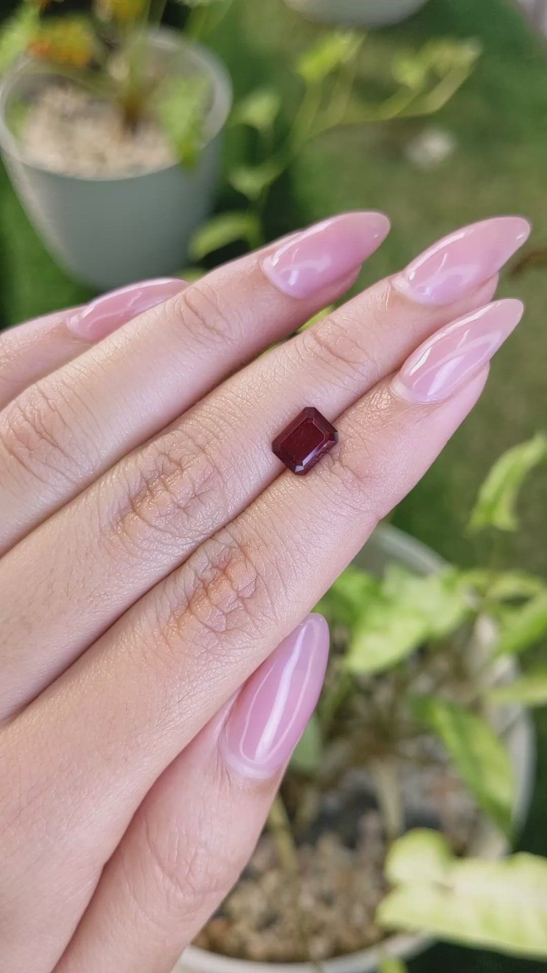 1.83 Ct. Garnet from Ceylon (Sri Lanka) Size Video