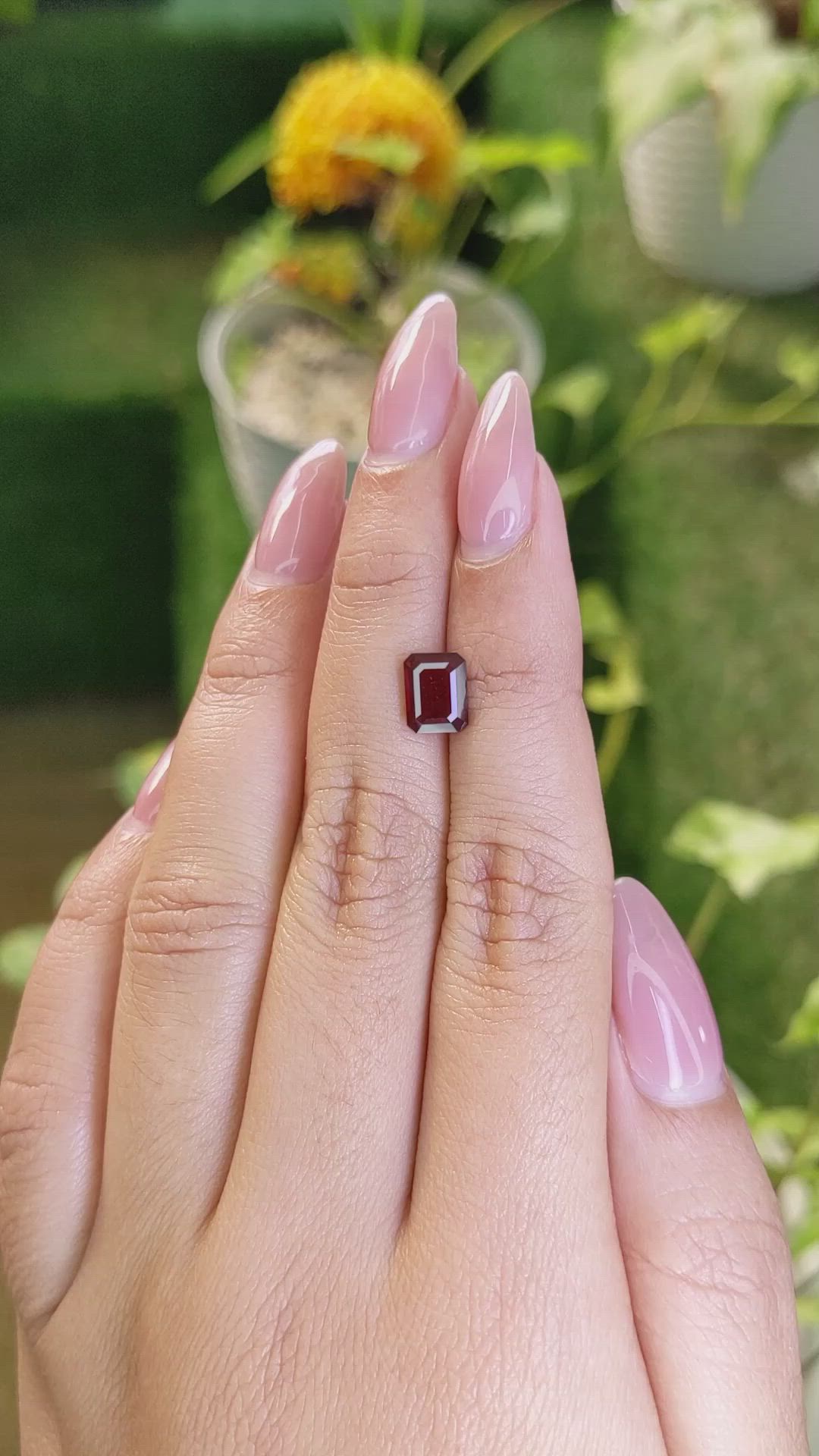 1.83 Ct. Garnet from Ceylon (Sri Lanka) Size Video