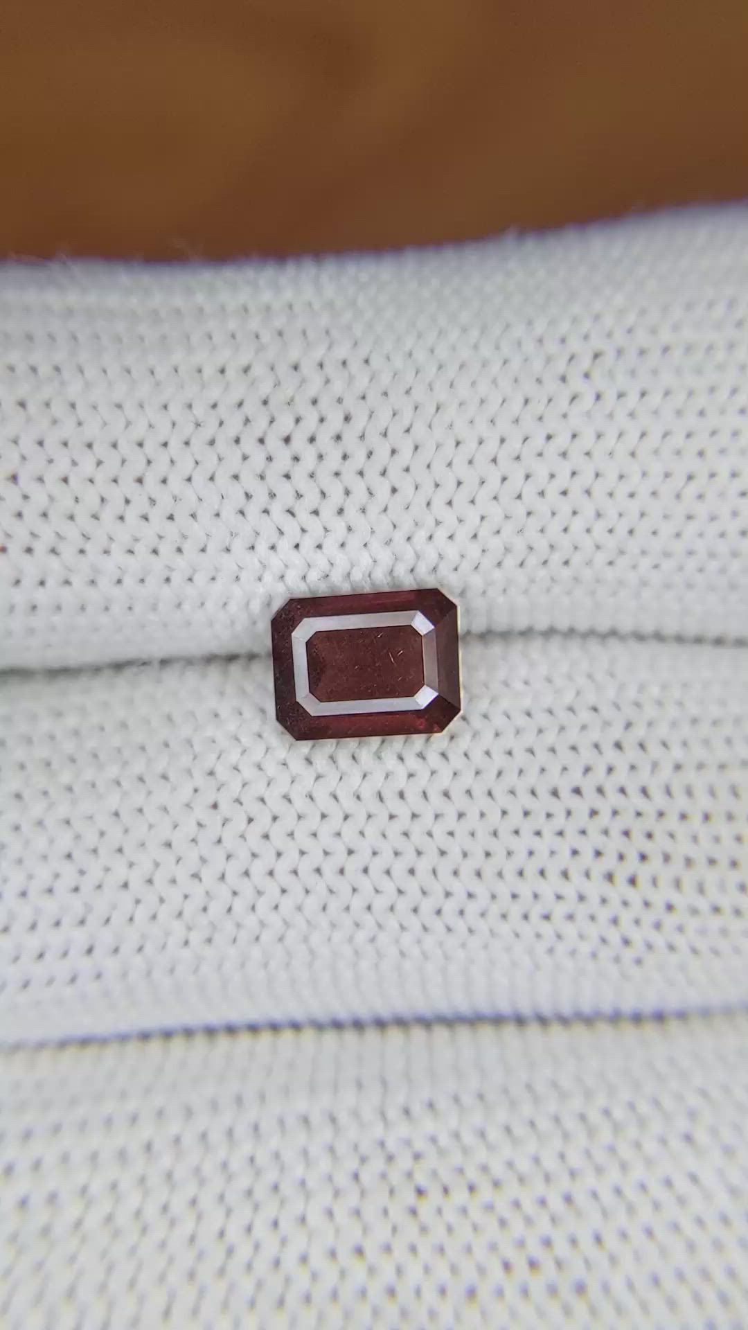 1.83 Ct. Garnet from Ceylon (Sri Lanka) Size Video