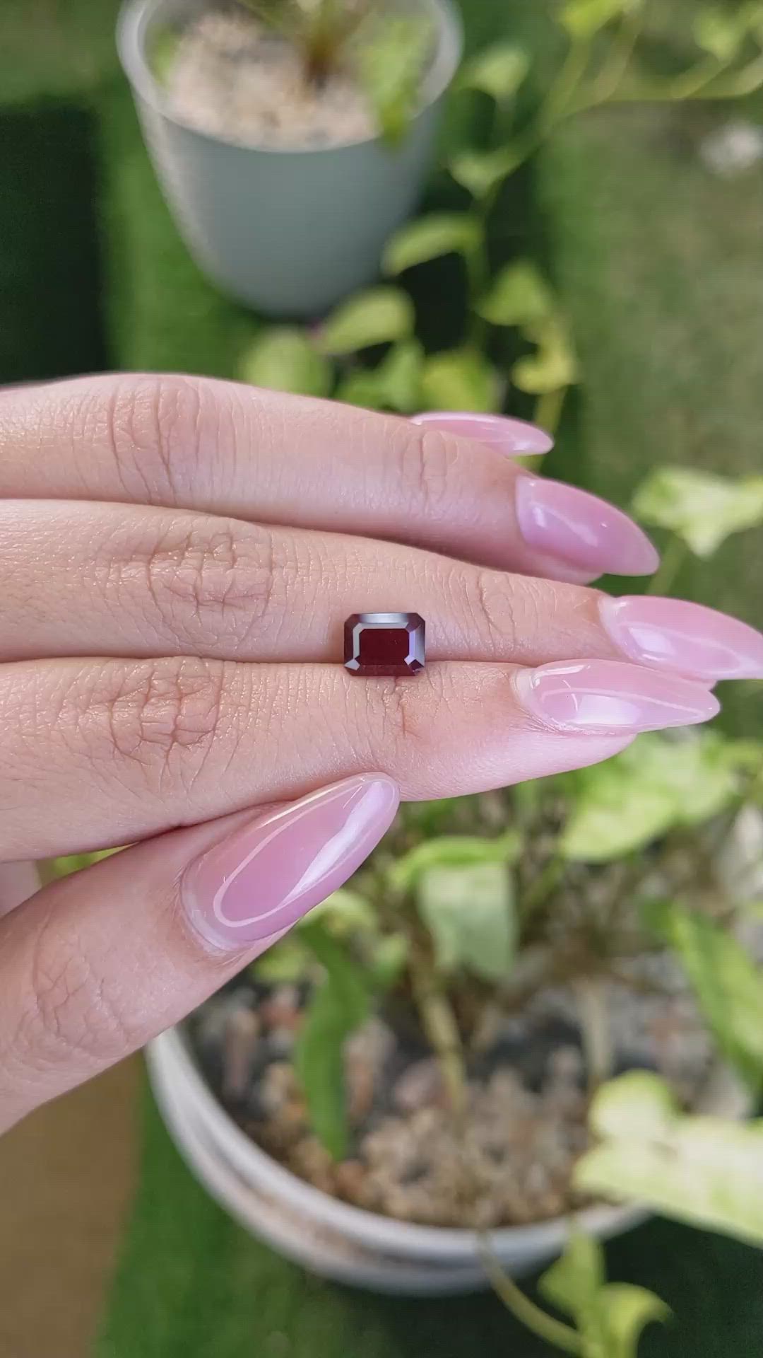 1.83 Ct. Garnet from Ceylon (Sri Lanka) Size Video