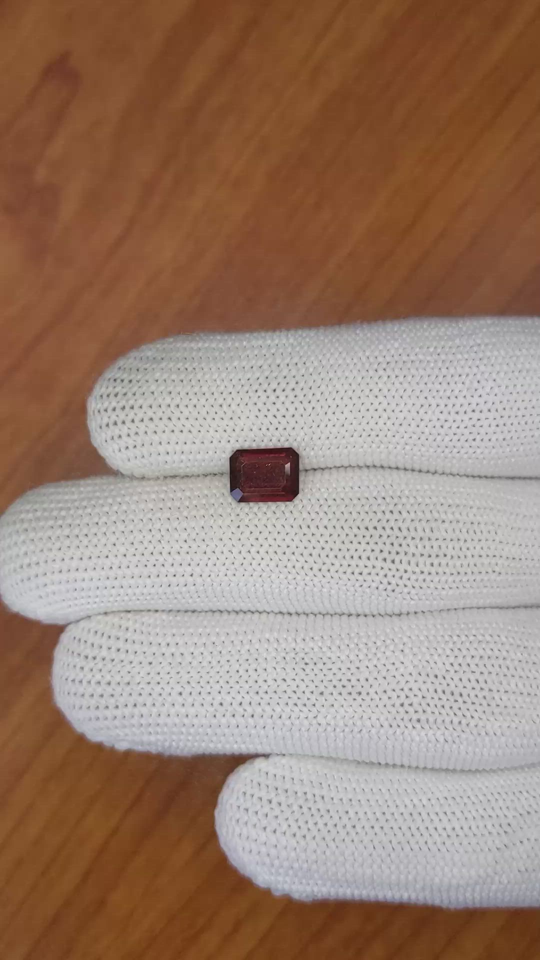 1.83 Ct. Garnet from Ceylon (Sri Lanka) Size Video