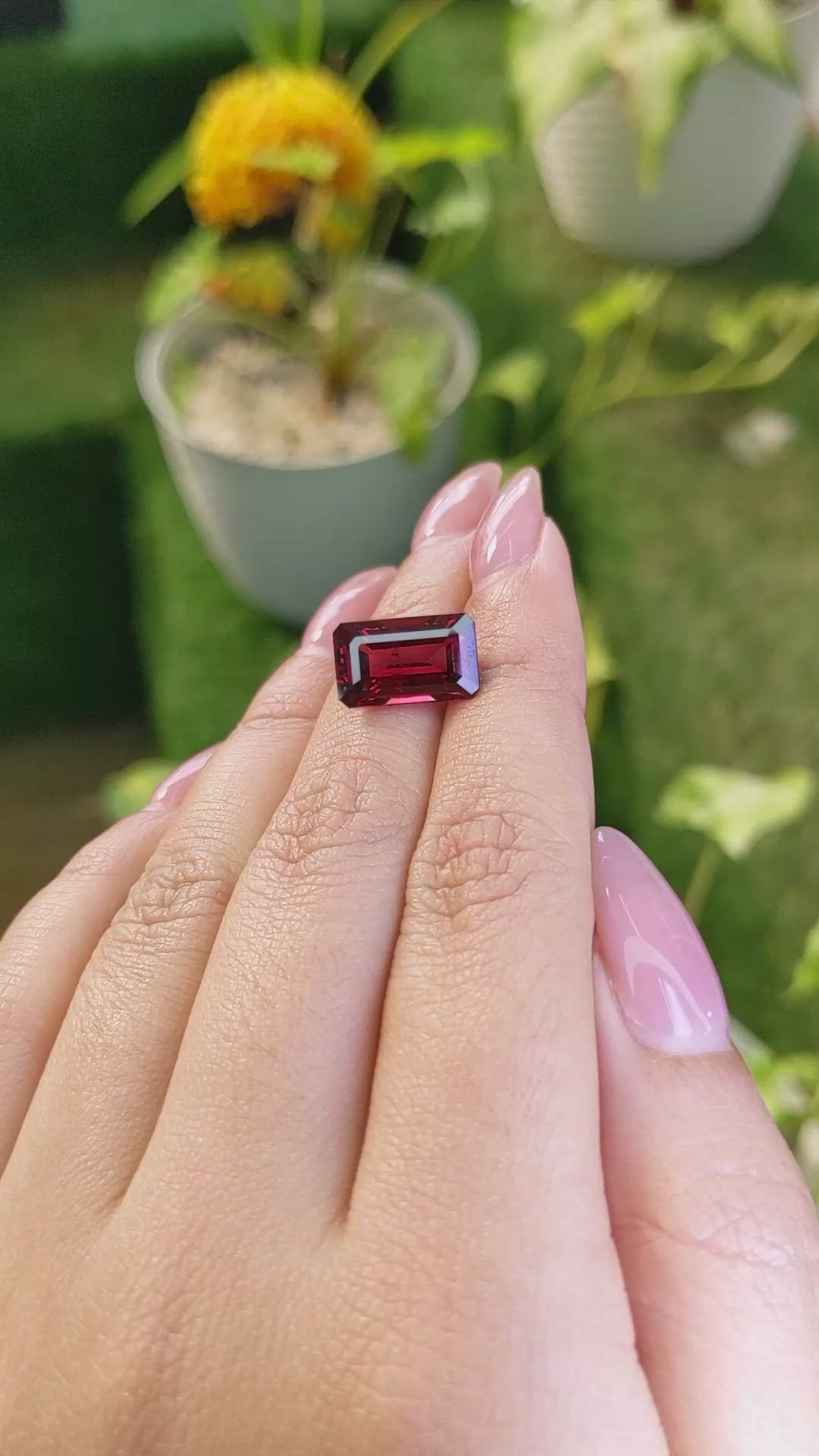 6.62 Ct. Almandine Garnet from Ceylon (Sri Lanka) Size Video