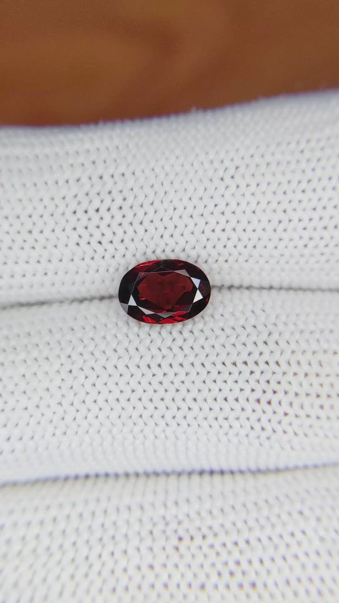1.72 Ct. Almandine Garnet from Ceylon (Sri Lanka) Size Video