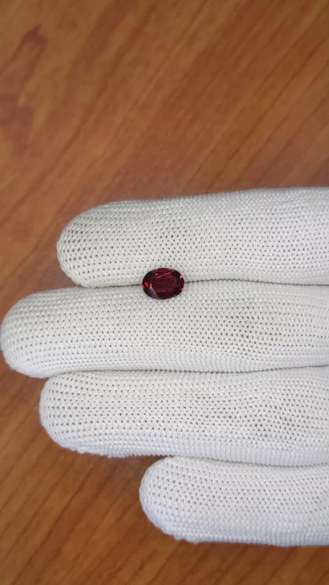 1.31 Ct. Almandine Garnet from Ceylon (Sri Lanka) Size Video