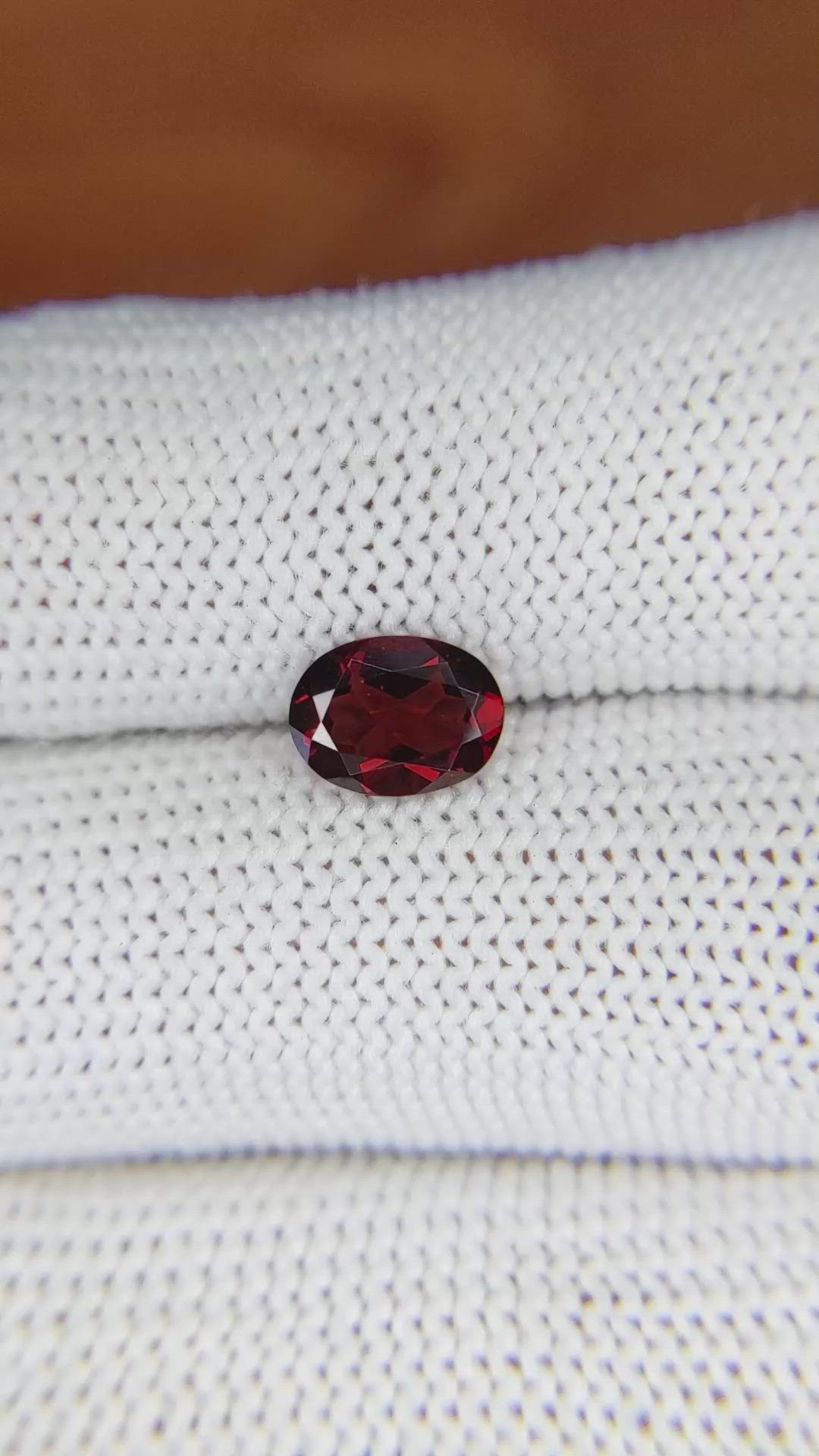 1.23 Ct. Almandine Garnet from Ceylon (Sri Lanka) Size Video