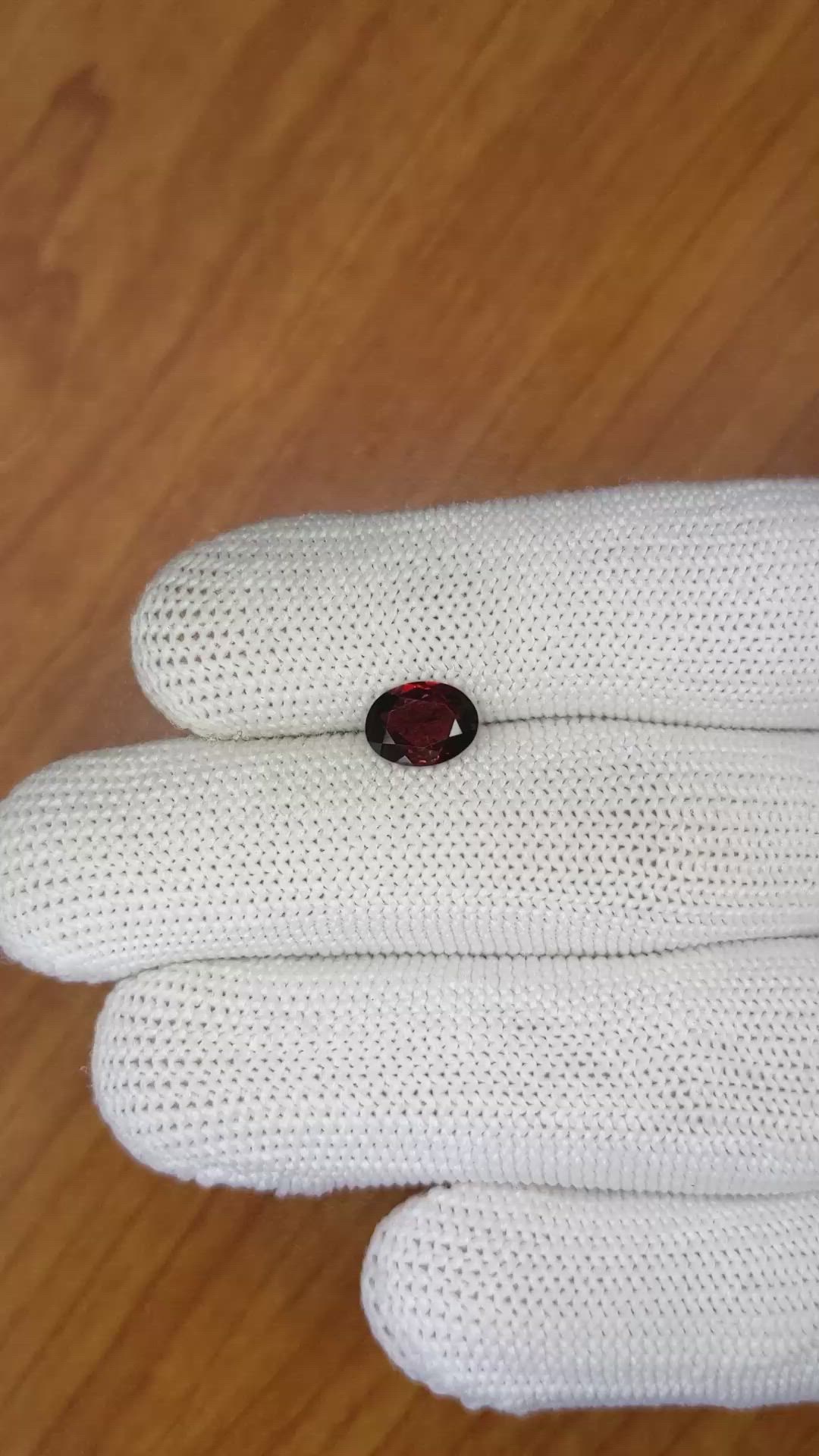 1.40 Ct. Almandine Garnet from Ceylon (Sri Lanka) Size Video