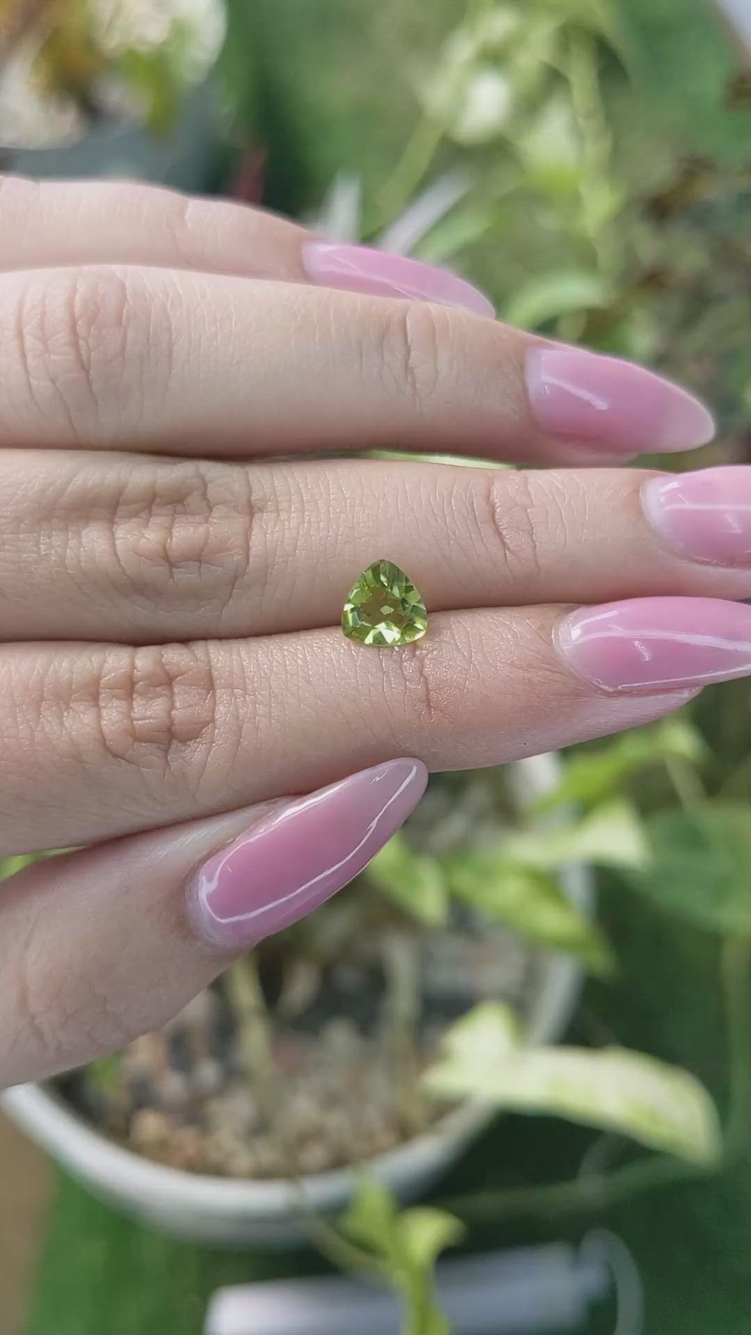 0.92 Ct. Peridot from Pakistan Size Video