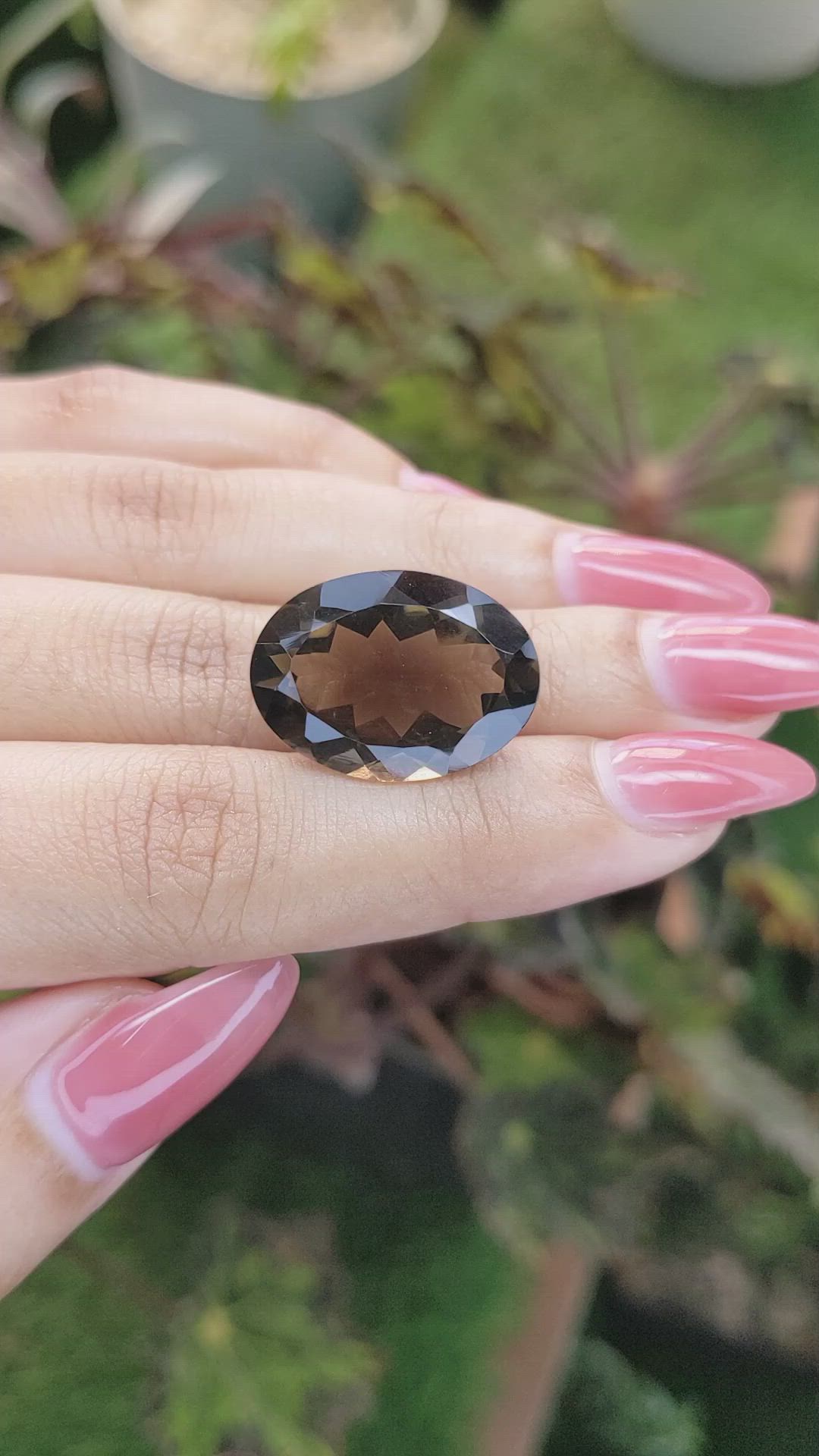 17.85 Ct. Smokey Quartz from Ceylon (Sri Lanka) Size Video