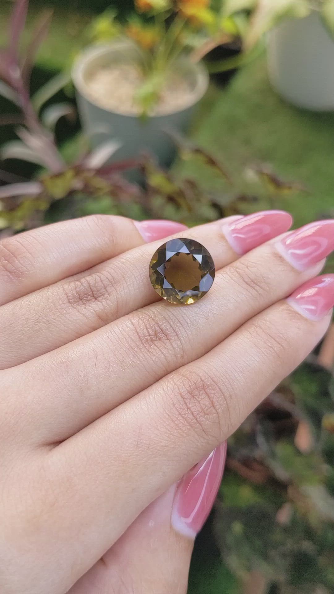 9.90 Ct. Smokey Quartz from Ceylon (Sri Lanka) Size Video