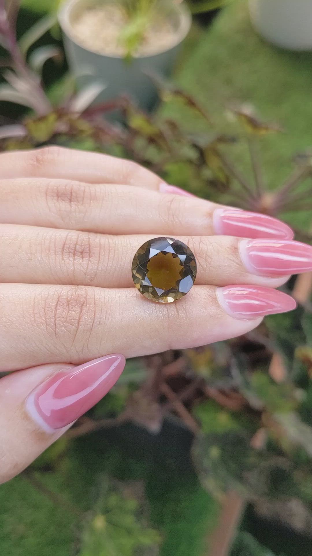 9.90 Ct. Smokey Quartz from Ceylon (Sri Lanka) Size Video