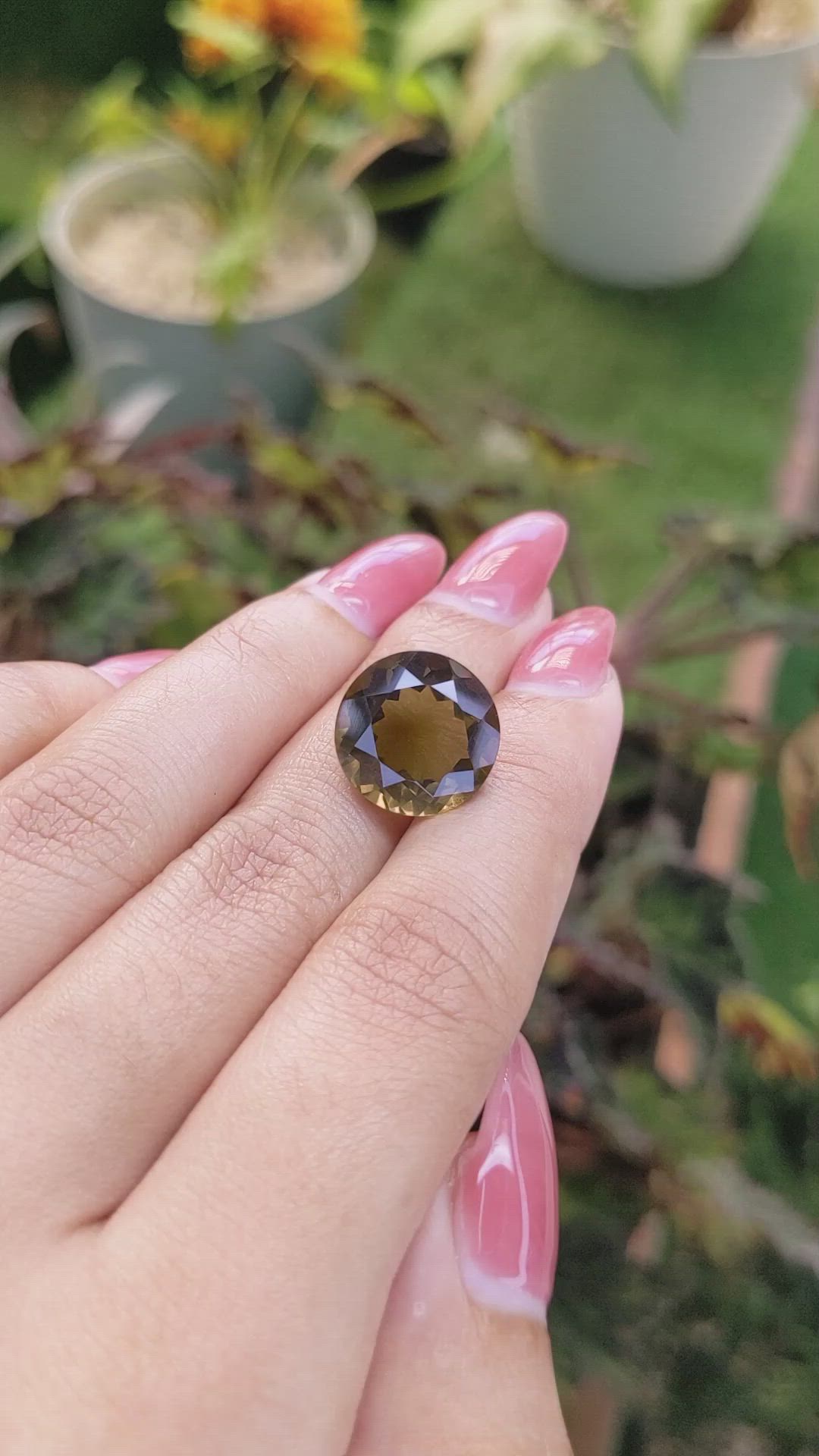 9.90 Ct. Smokey Quartz from Ceylon (Sri Lanka) Size Video