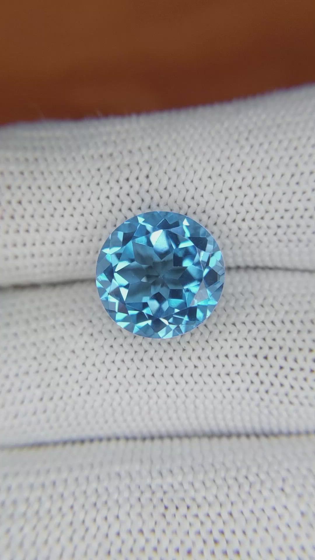 8.92 Ct. Topaz from Ceylon (Sri Lanka) Size Video