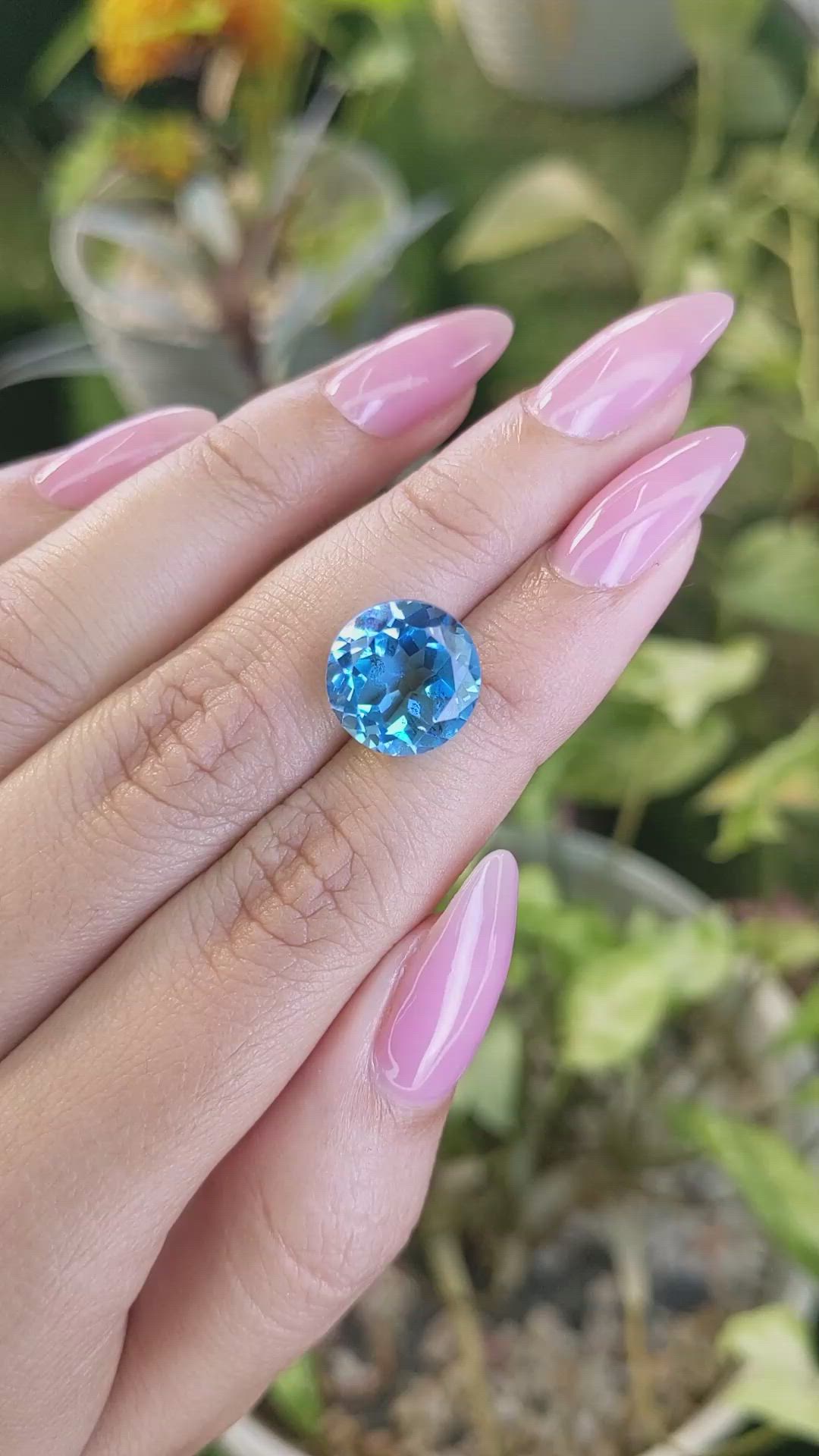 8.92 Ct. Topaz from Ceylon (Sri Lanka) Size Video