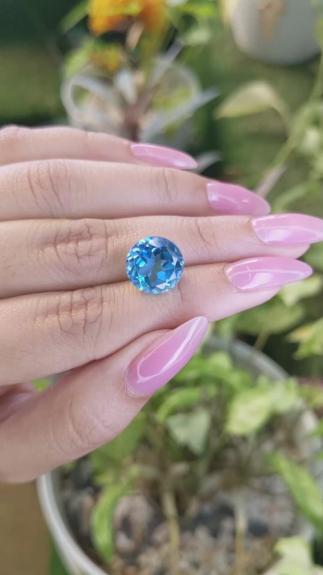 8.92 Ct. Topaz from Ceylon (Sri Lanka) Size Video