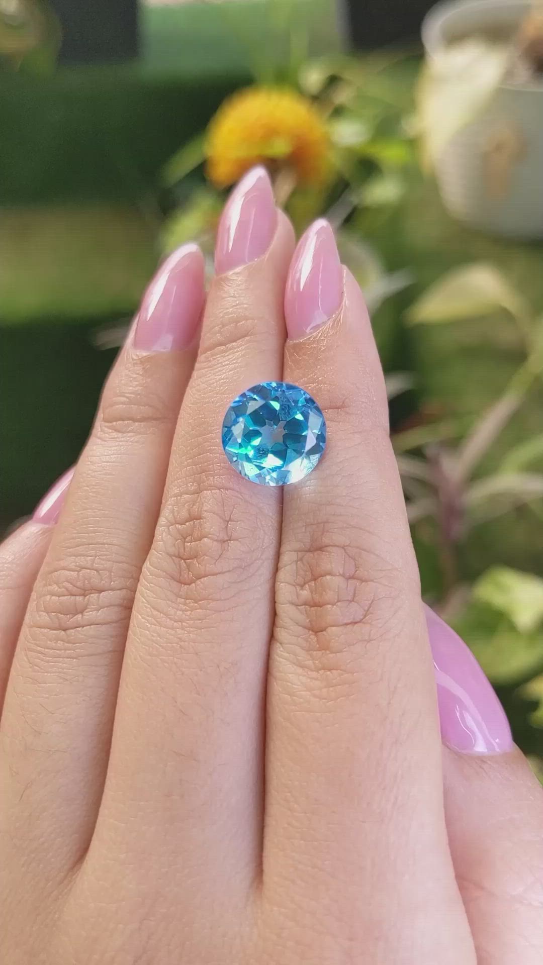 8.73 Ct. Topaz from Ceylon (Sri Lanka) Size Video