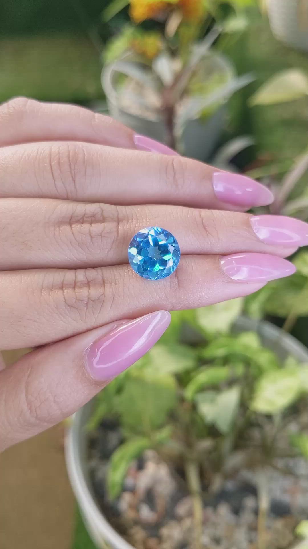 8.73 Ct. Topaz from Ceylon (Sri Lanka) Size Video