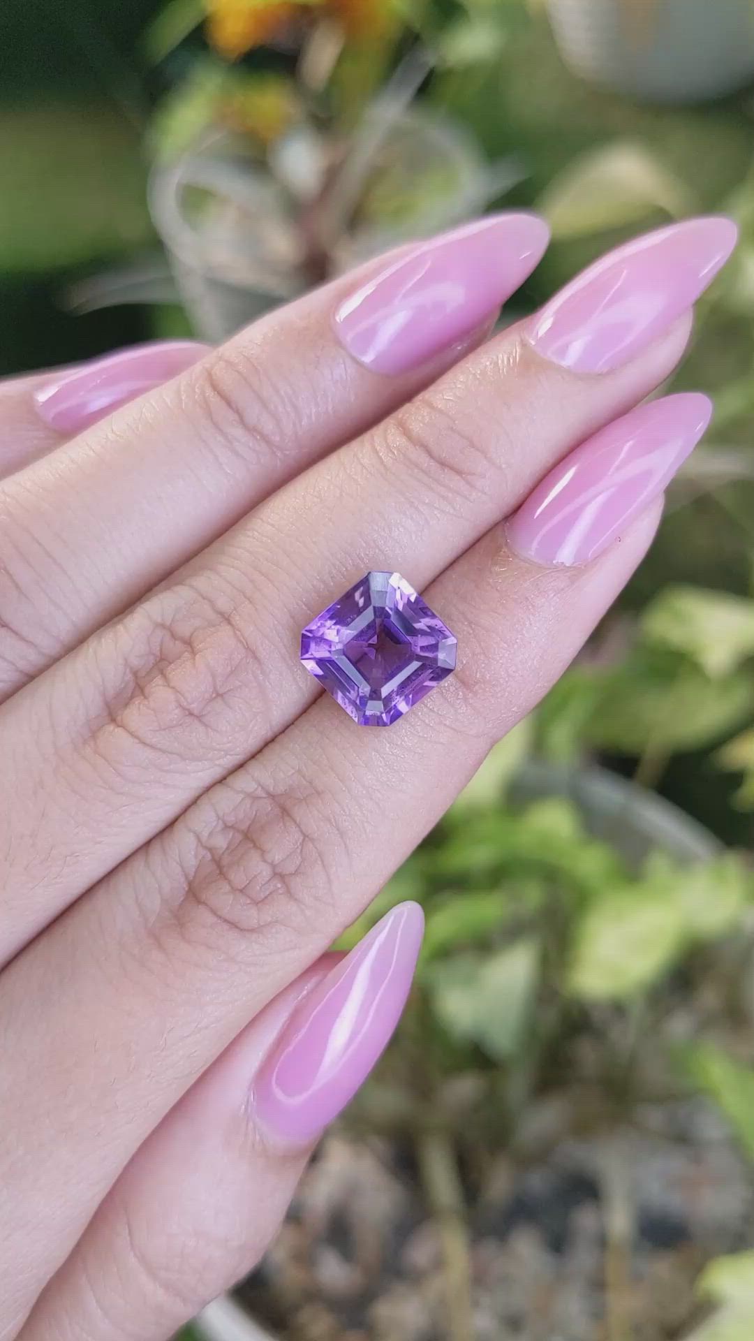 4.70 Ct. Amethyst from Ceylon (Sri Lanka) Size Video