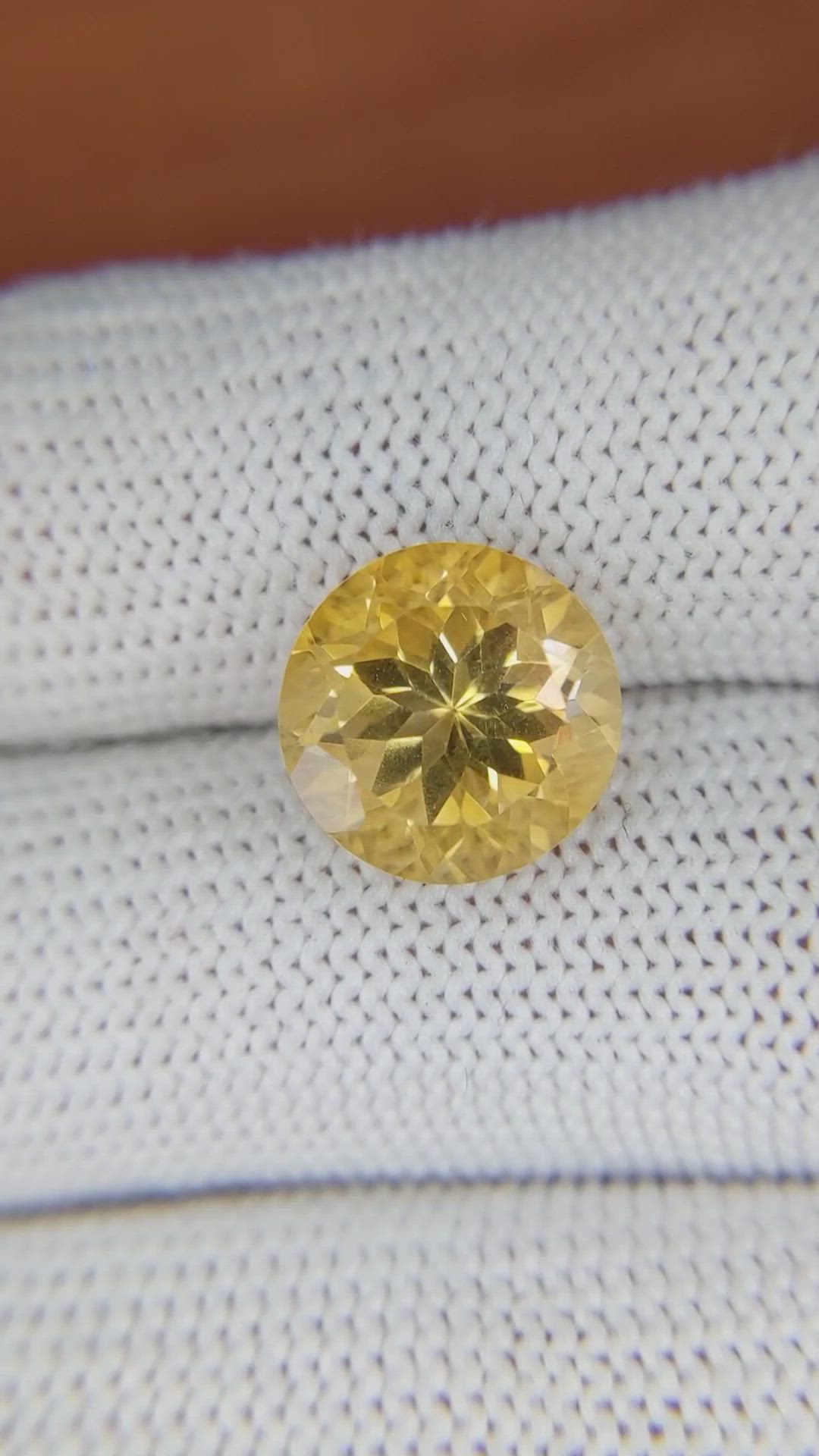4.72 Ct. Citrine from Ceylon (Sri Lanka) Size Video