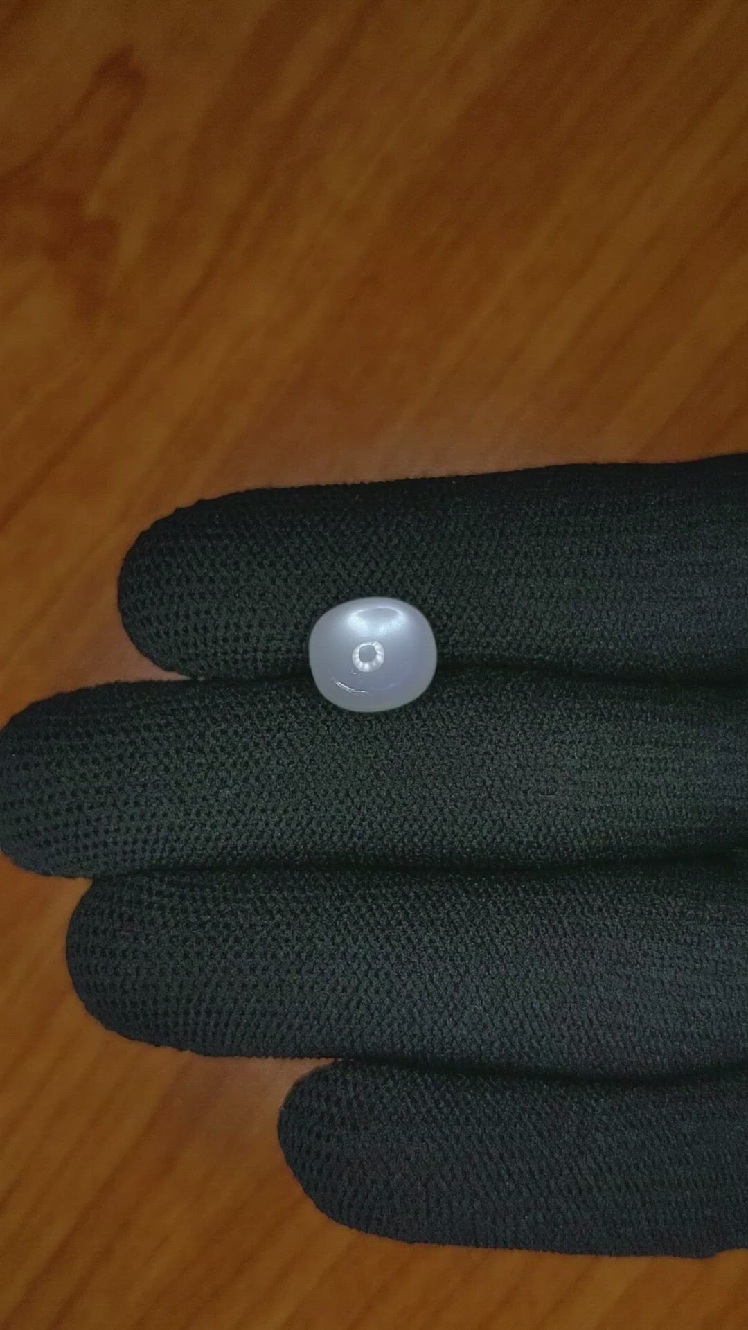 5.11 Ct. Cabochon Moonstone from Ceylon (Sri Lanka) Size Video