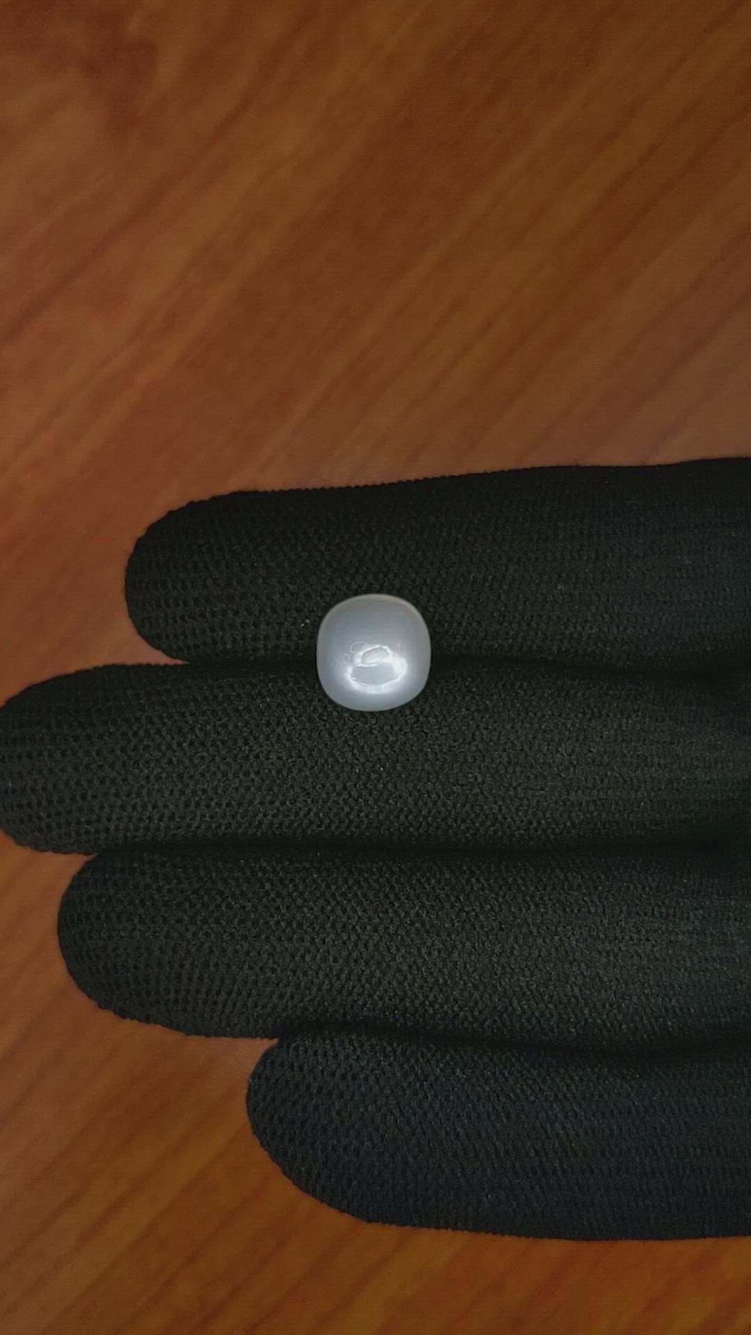 4.69 Ct. Cabochon Moonstone from Ceylon (Sri Lanka) Size Video