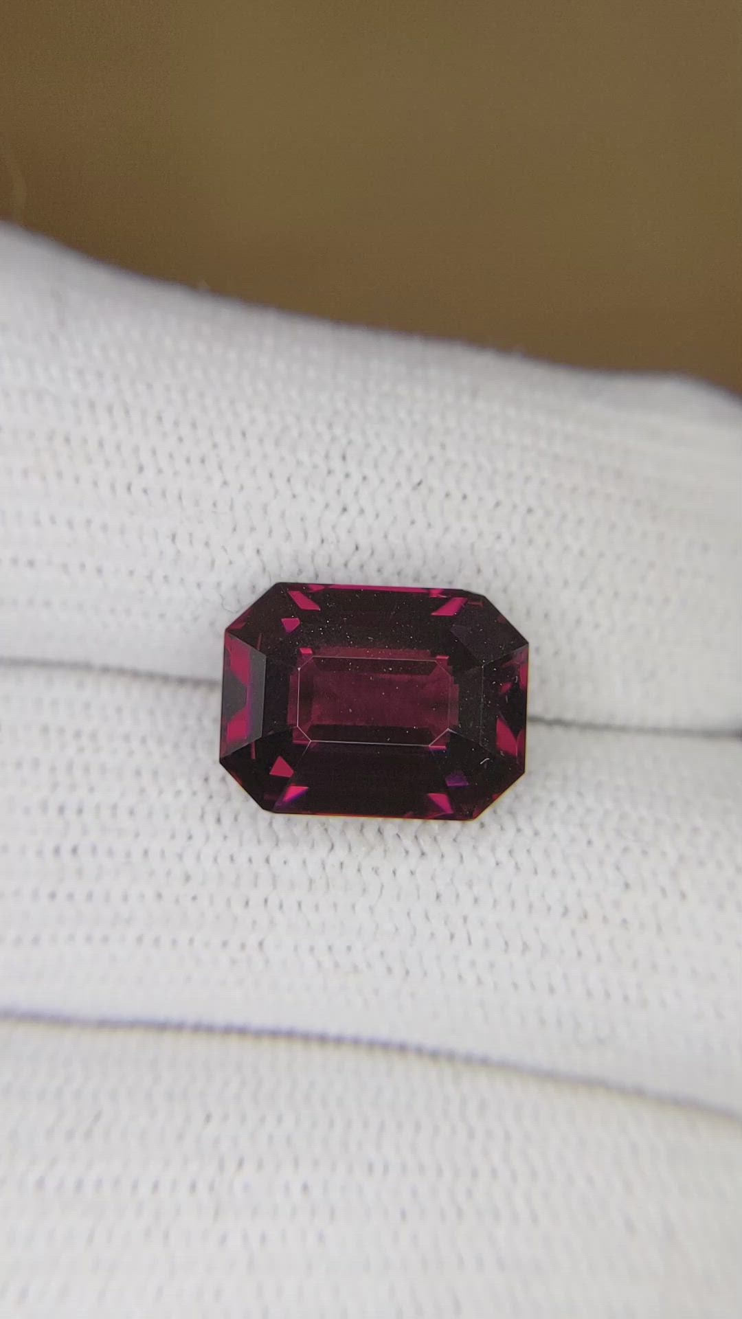 7.31 Ct. Garnet from Ceylon (Sri Lanka) Size Video