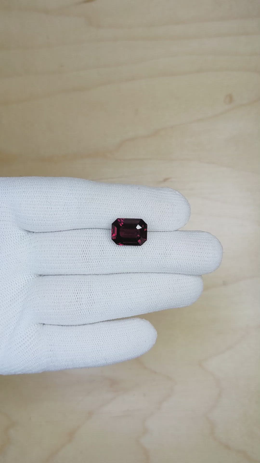 7.31 Ct. Garnet from Ceylon (Sri Lanka) Size Video