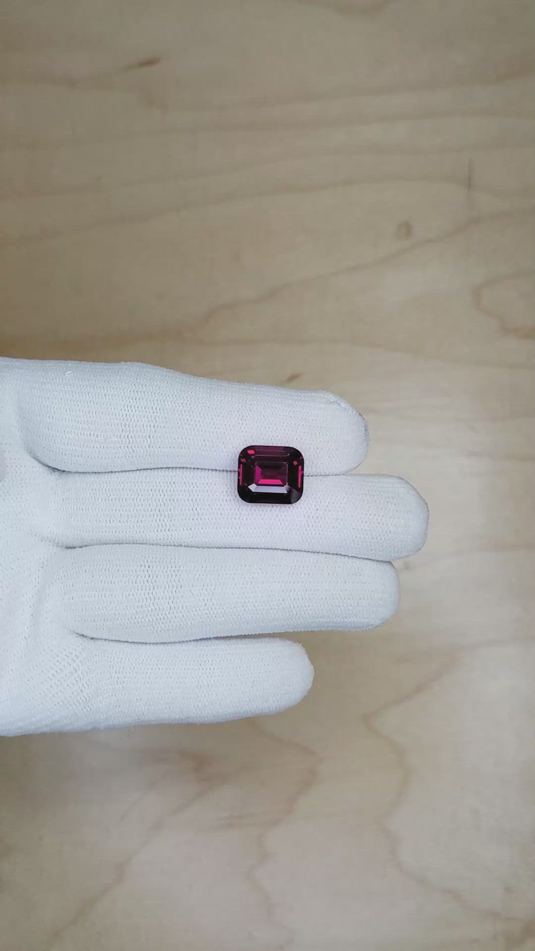 7.27 Ct. Garnet from Ceylon (Sri Lanka) Size Video