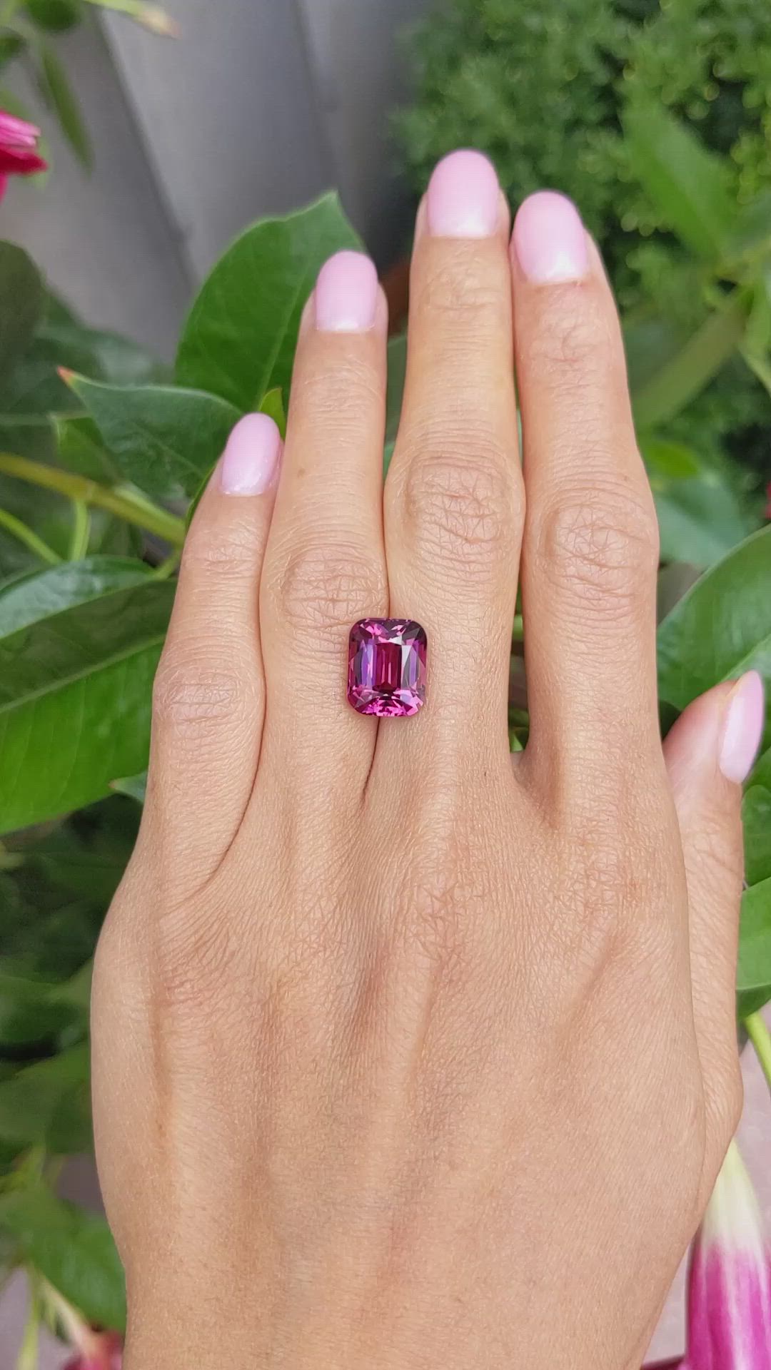 7.55 Ct. Garnet from Ceylon (Sri Lanka) Size Video