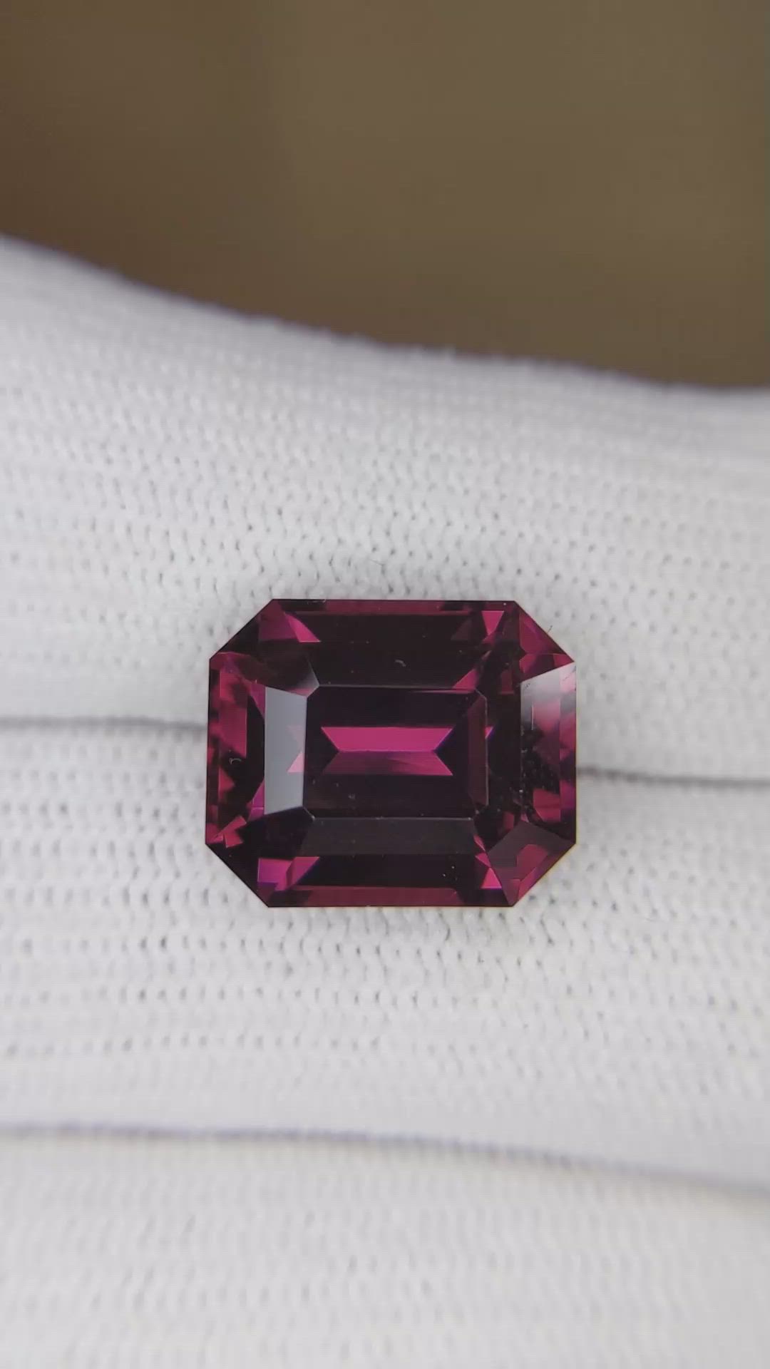 10.34 Ct. Garnet from Ceylon (Sri Lanka) Size Video