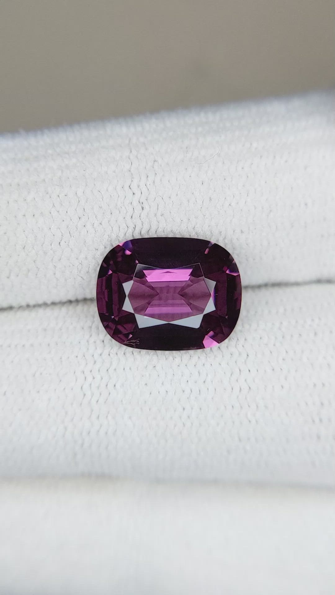 3.80 Ct. Spinel from Burma (Myanmar) Size Video