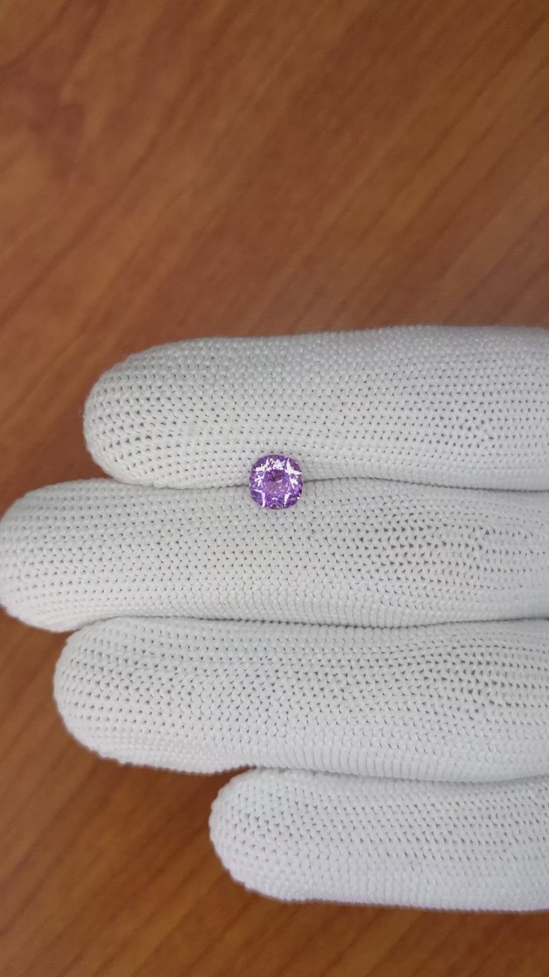 0.91 Ct. Spinel from Ceylon (Sri Lanka) Size Video