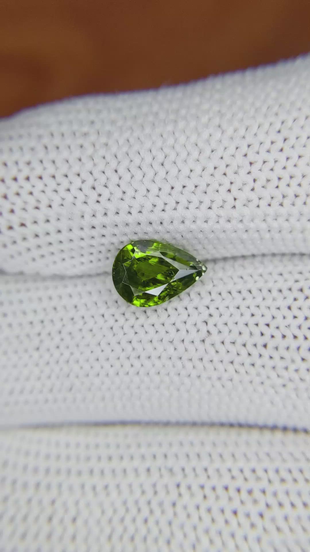 1.64 Ct. Zircon from Ceylon (Sri Lanka) Size Video