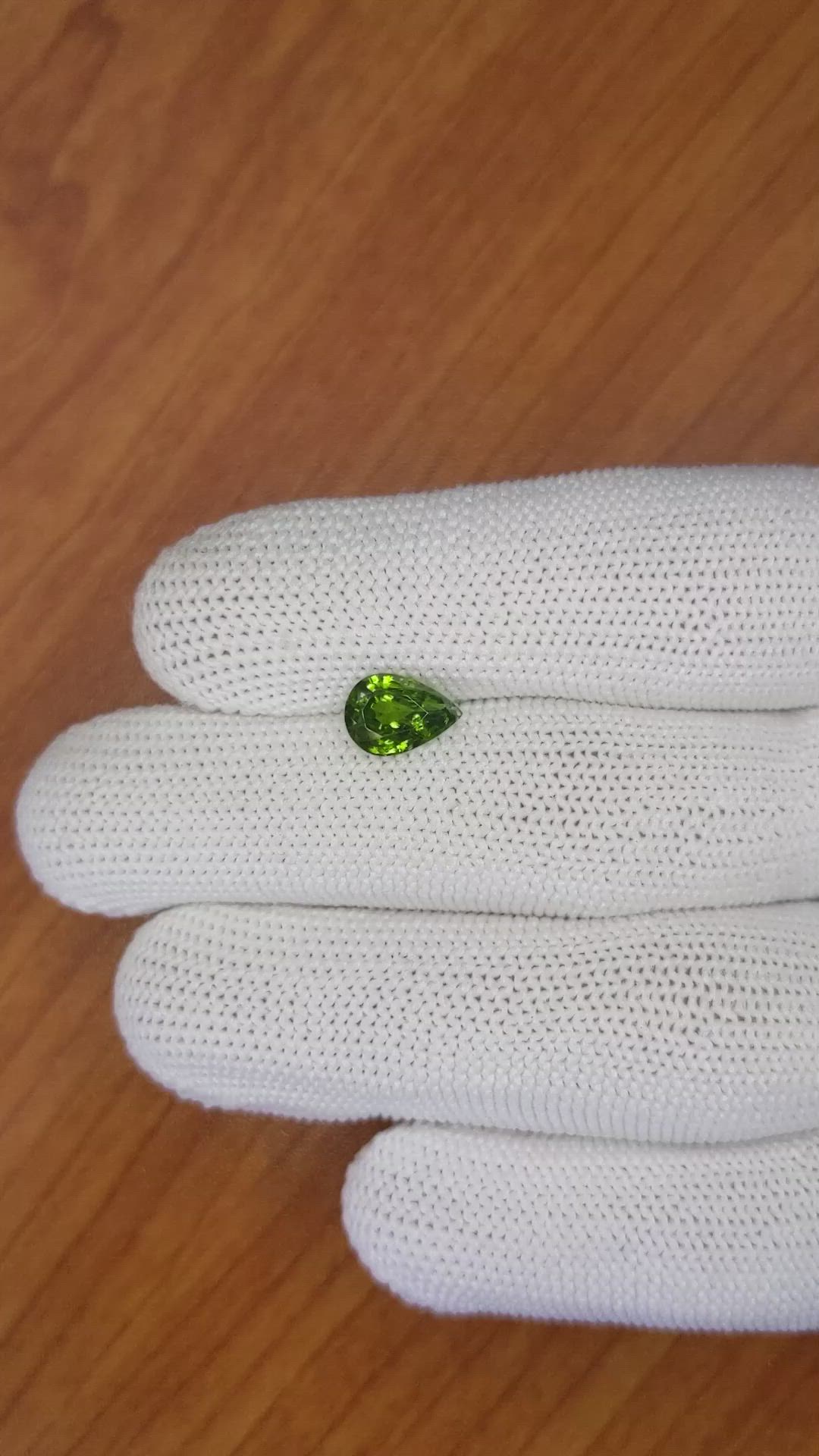 1.64 Ct. Zircon from Ceylon (Sri Lanka) Size Video