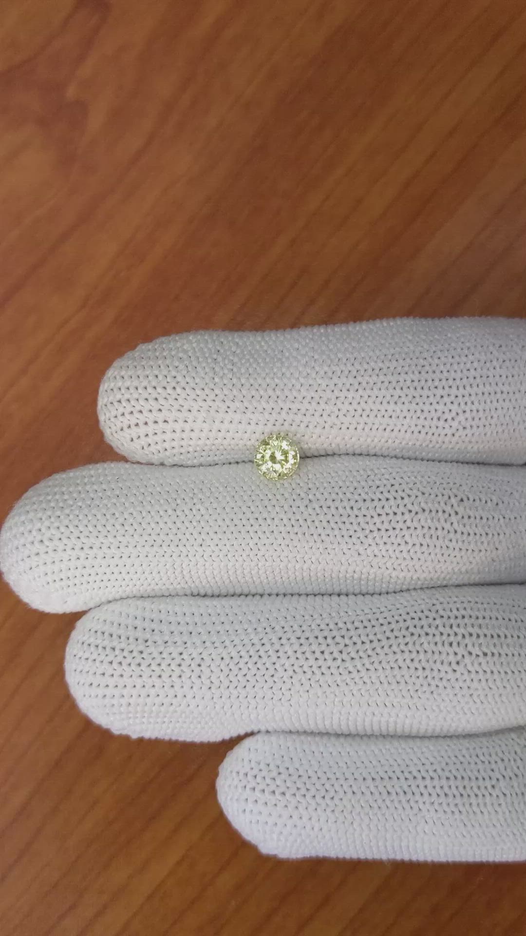 1.03 Ct. Zircon from Ceylon (Sri Lanka) Size Video