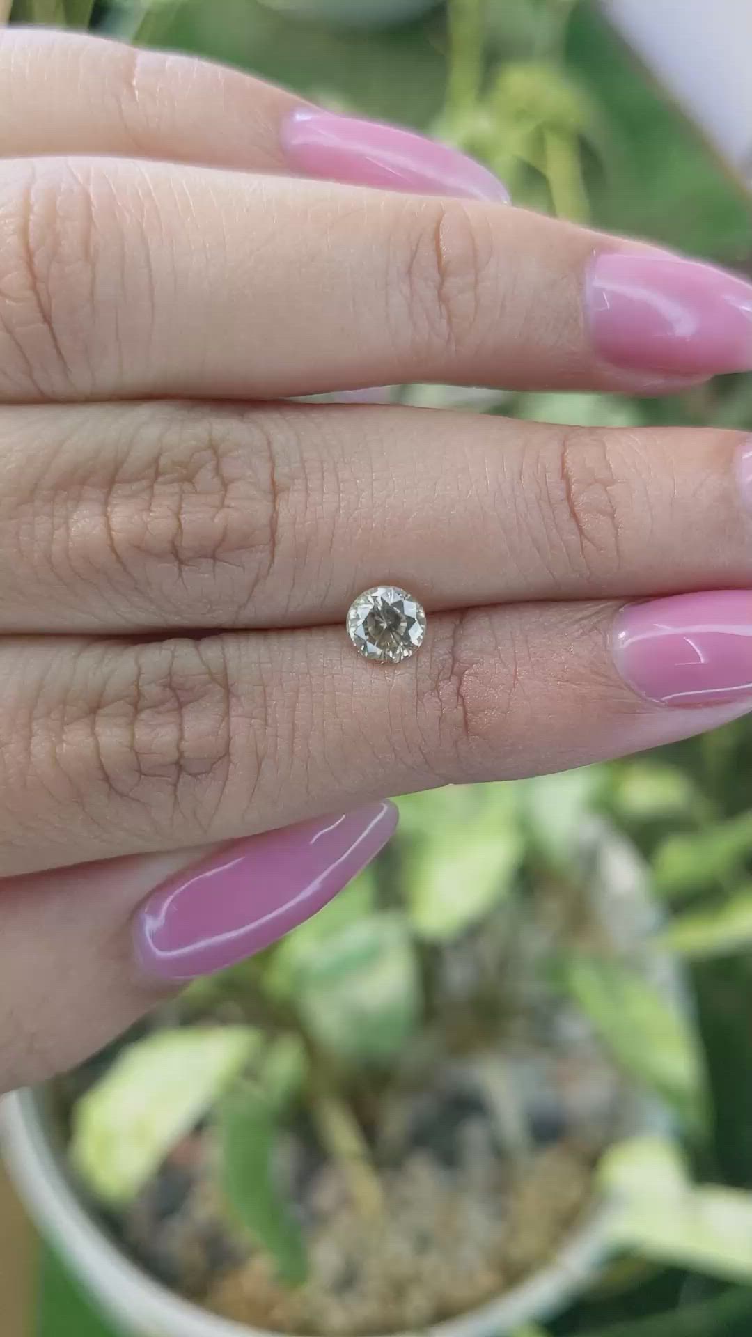 1.03 Ct. Zircon from Ceylon (Sri Lanka) Size Video