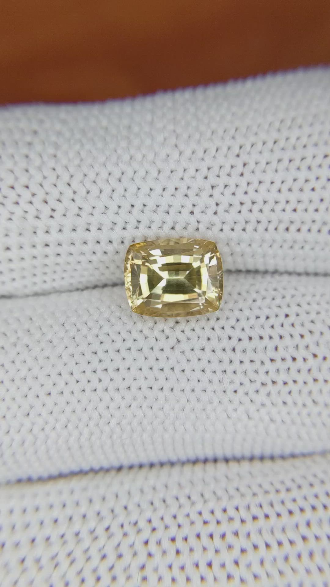 3.23 Ct. Zircon from Ceylon (Sri Lanka) Size Video