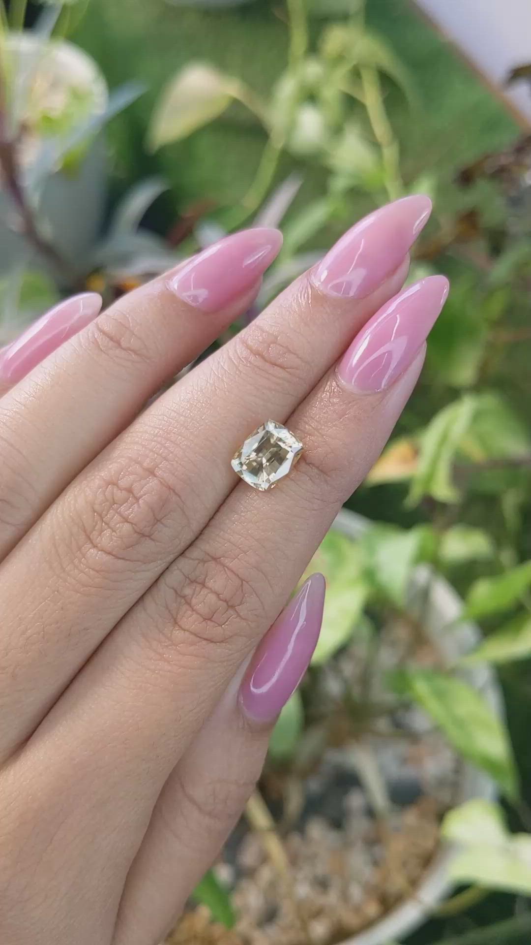 3.23 Ct. Zircon from Ceylon (Sri Lanka) Size Video