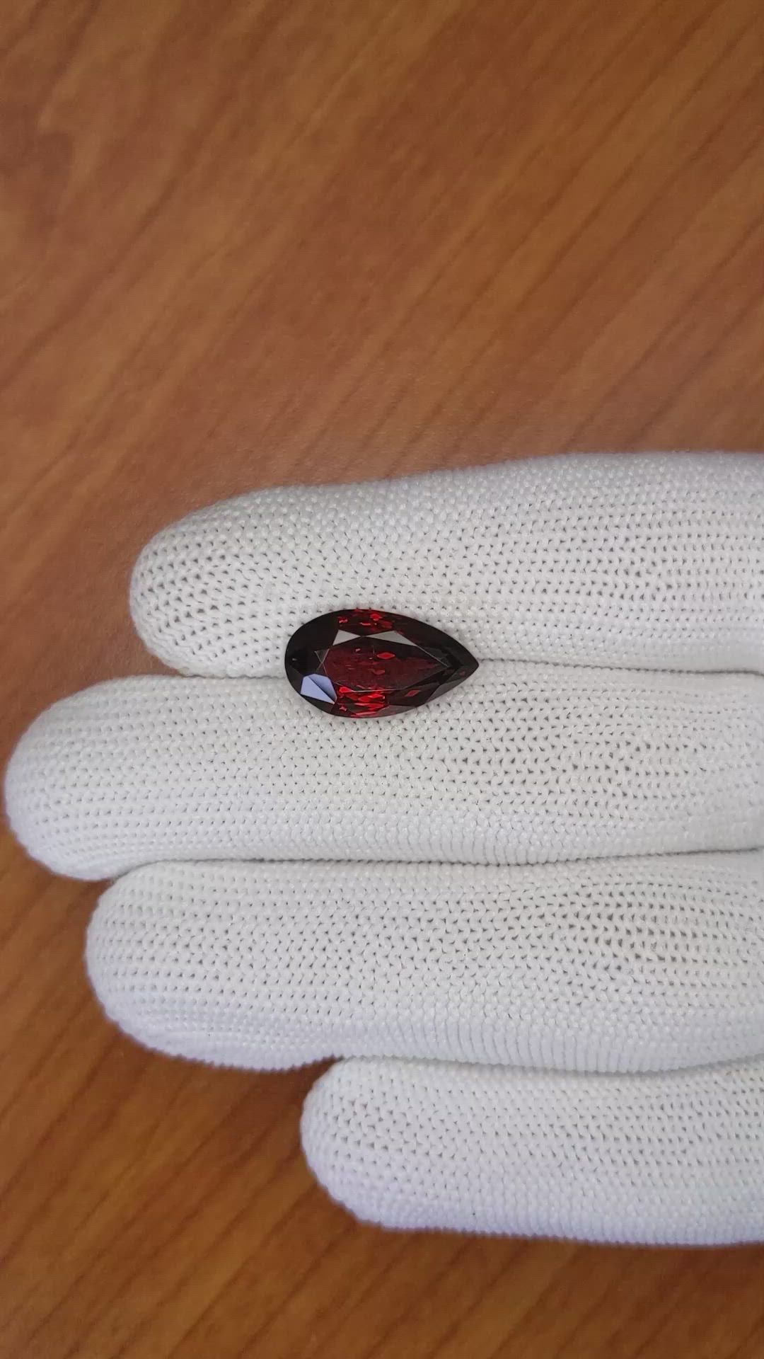 8.20 Ct. Almandine Garnet from Ceylon (Sri Lanka) Size Video