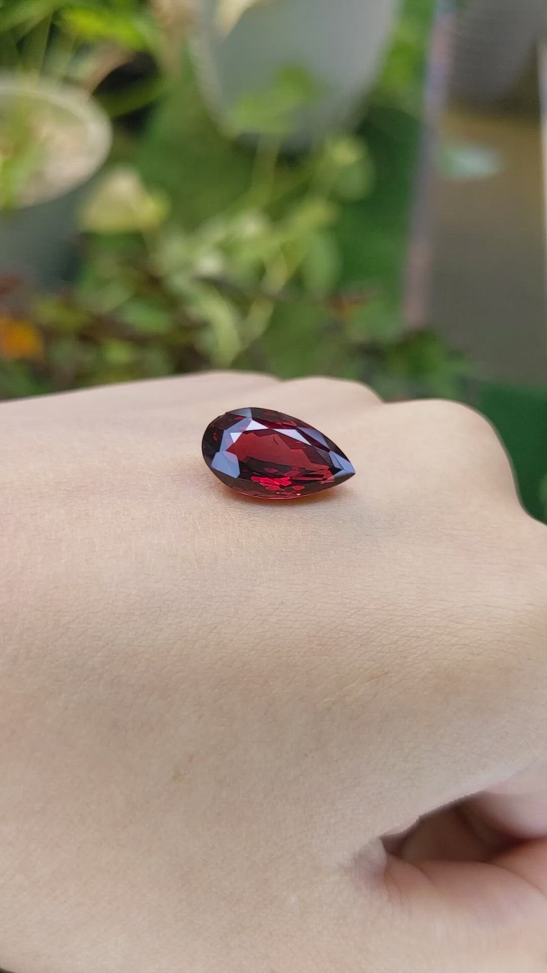 8.20 Ct. Almandine Garnet from Ceylon (Sri Lanka) Size Video
