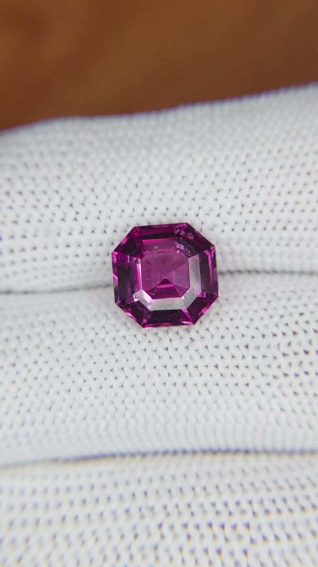 4.33 Ct. Almandine Garnet from Ceylon (Sri Lanka) Size Video