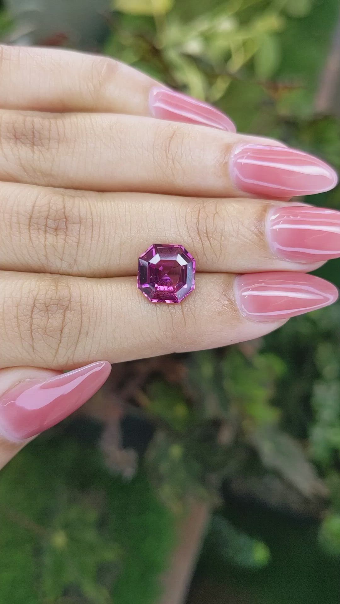 4.33 Ct. Almandine Garnet from Ceylon (Sri Lanka) Size Video