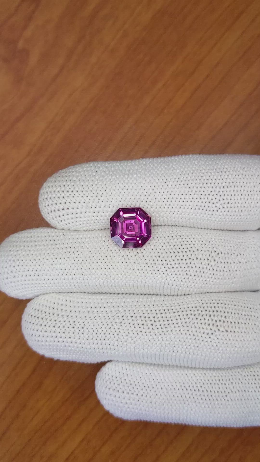 4.33 Ct. Almandine Garnet from Ceylon (Sri Lanka) Size Video