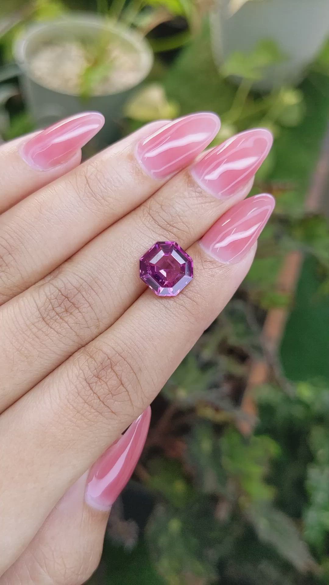 4.33 Ct. Almandine Garnet from Ceylon (Sri Lanka) Size Video