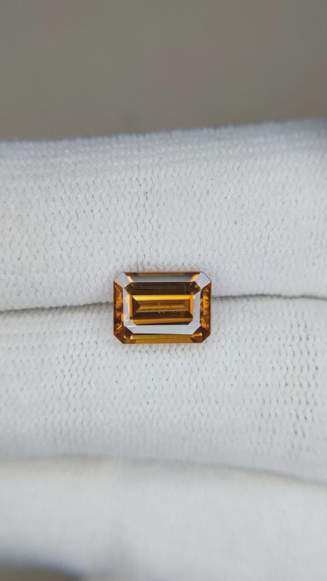 3.05 Ct. Zircon from Ceylon (Sri Lanka) Size Video