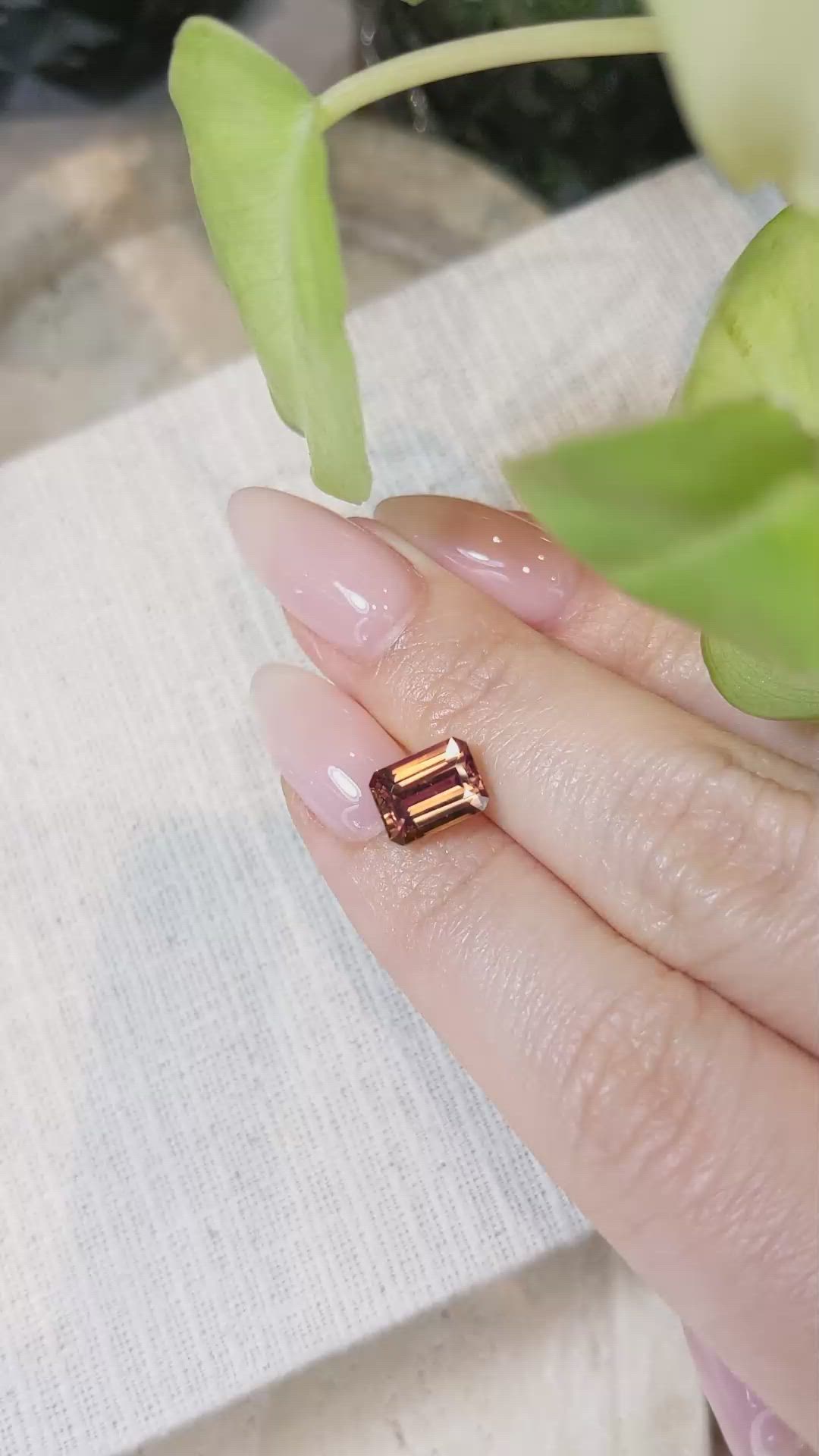 3.05 Ct. Zircon from Ceylon (Sri Lanka) Size Video