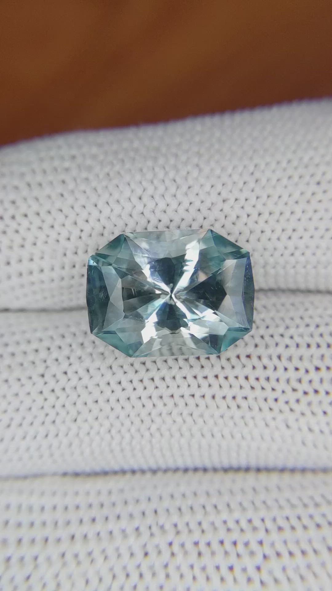 9.10 Ct. Topaz from Ceylon (Sri Lanka) Size Video