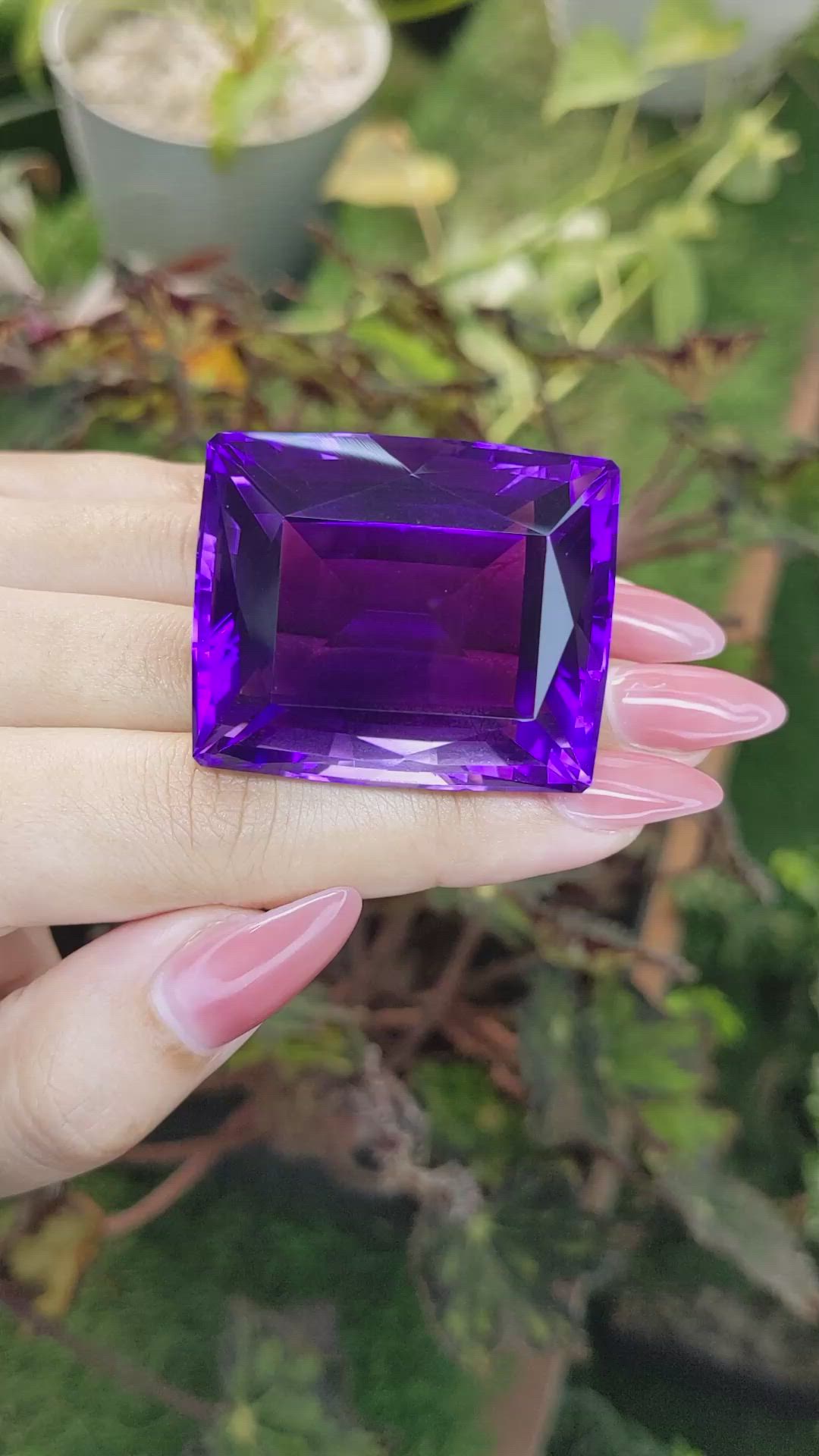 206.98 Ct. Amethyst from Madagascar Size Video