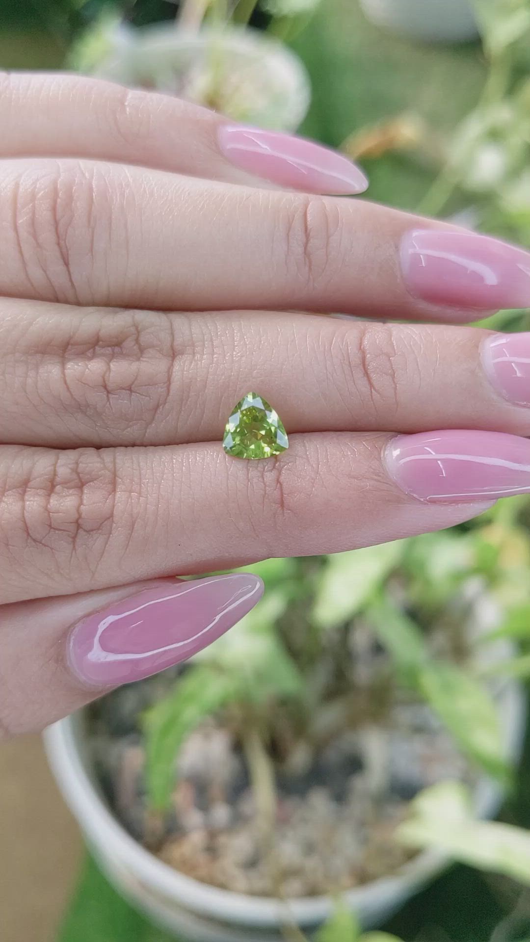 0.90 Ct. Peridot from Pakistan Size Video