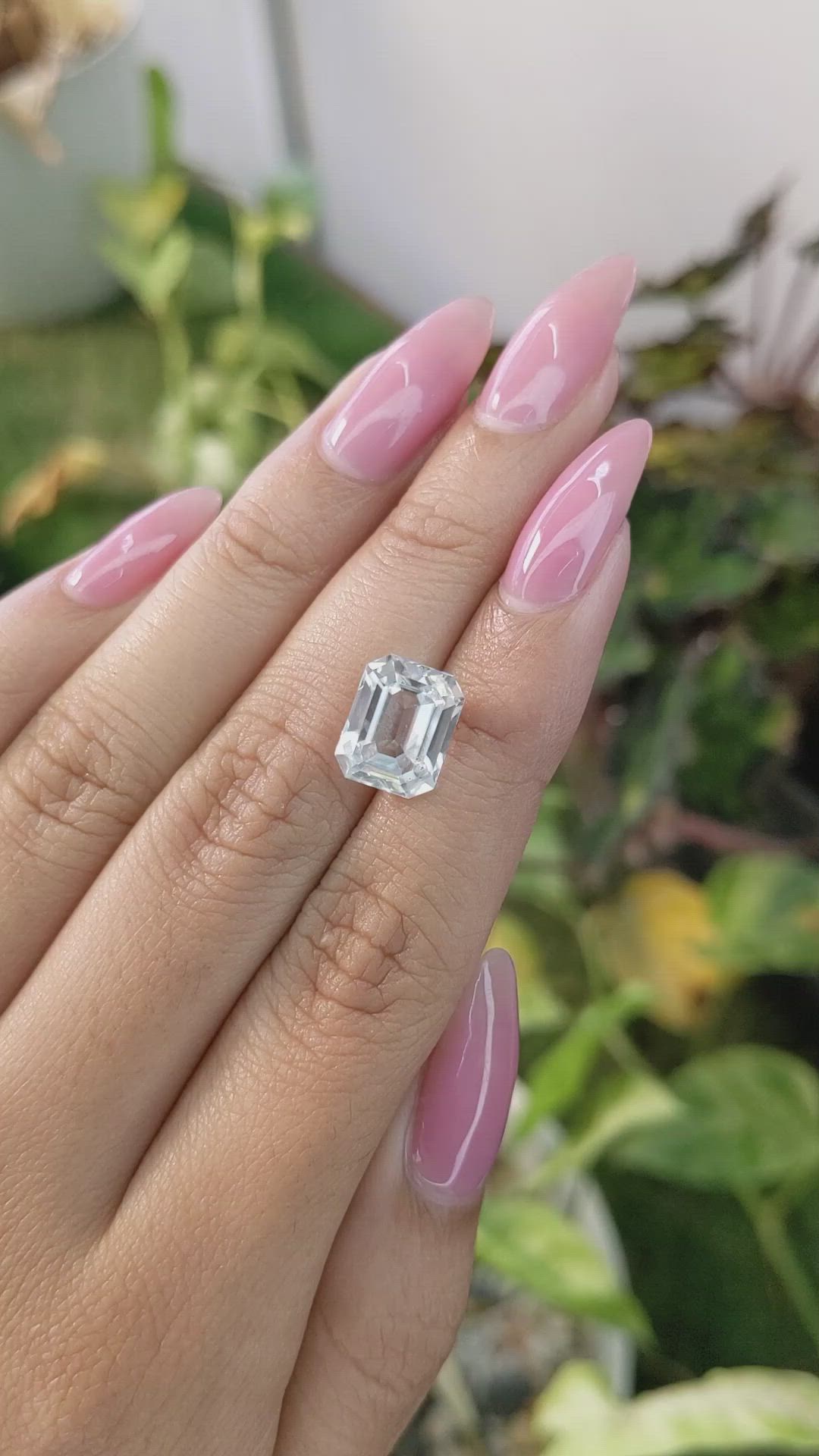 6.57 Ct. Zircon from Ceylon (Sri Lanka) Size Video